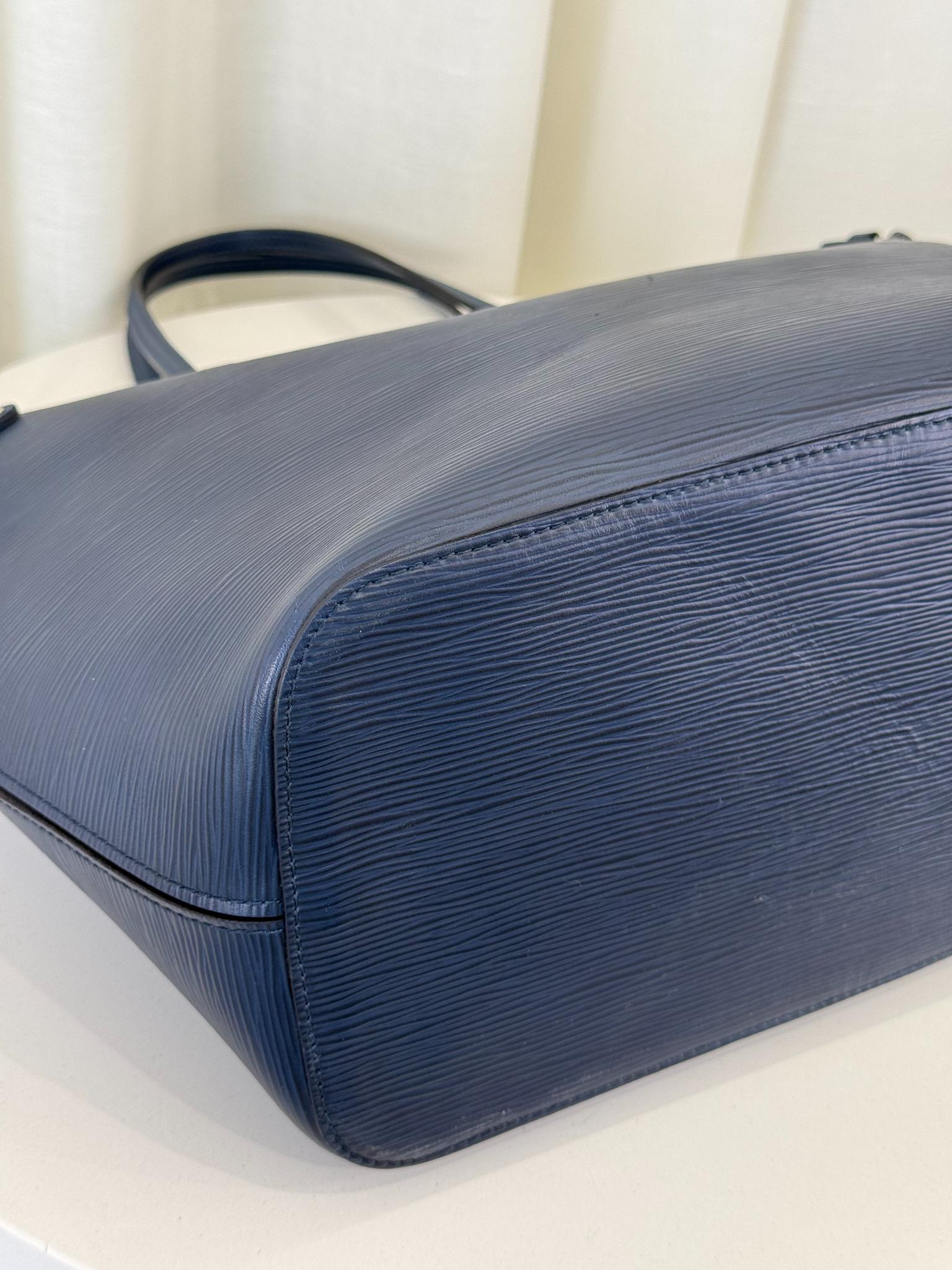 Louis Vuitton Neverfull MM Indigo Blue Epi Leather