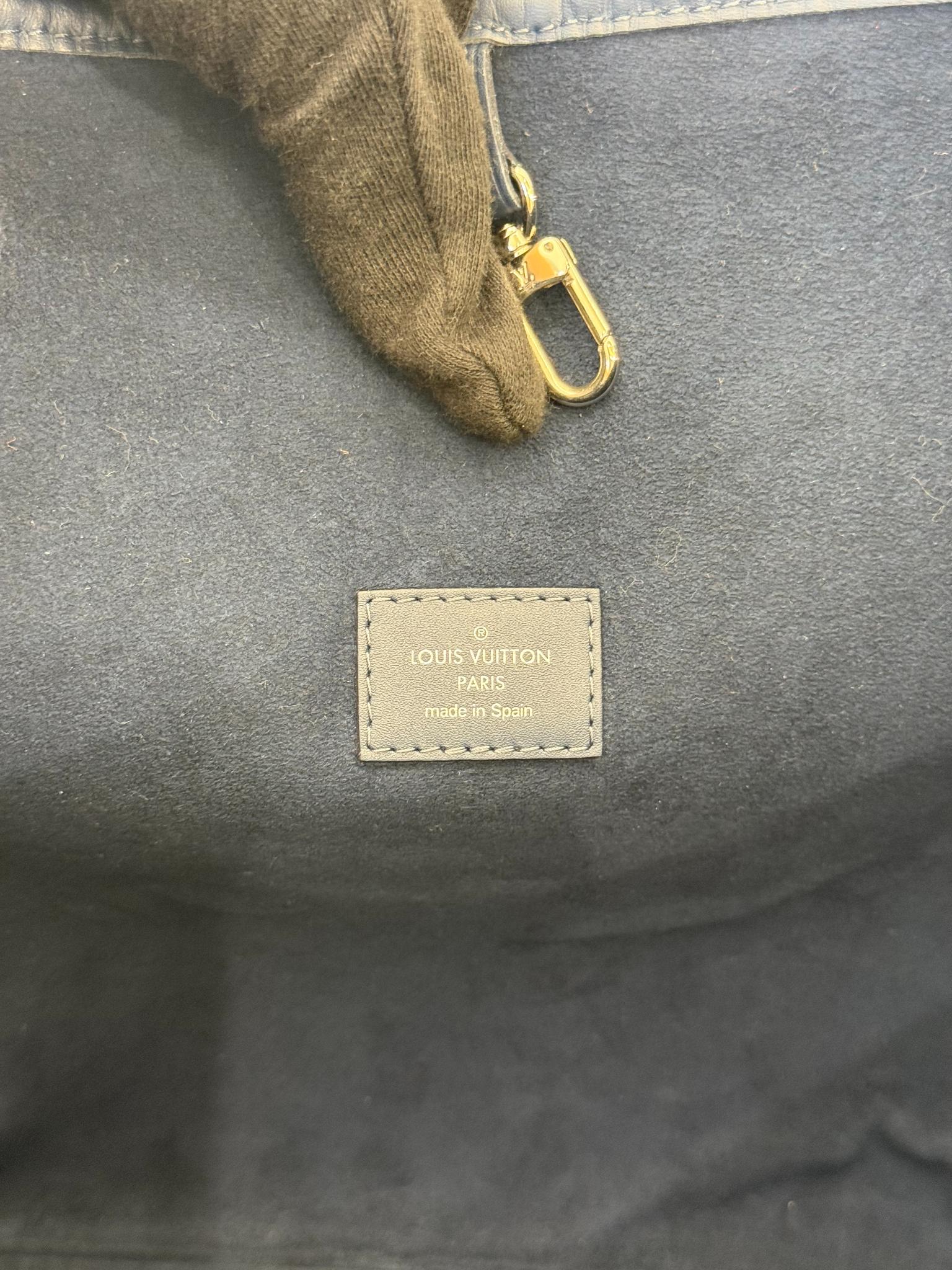 Louis Vuitton Neverfull MM Indigo Blue Epi Leather