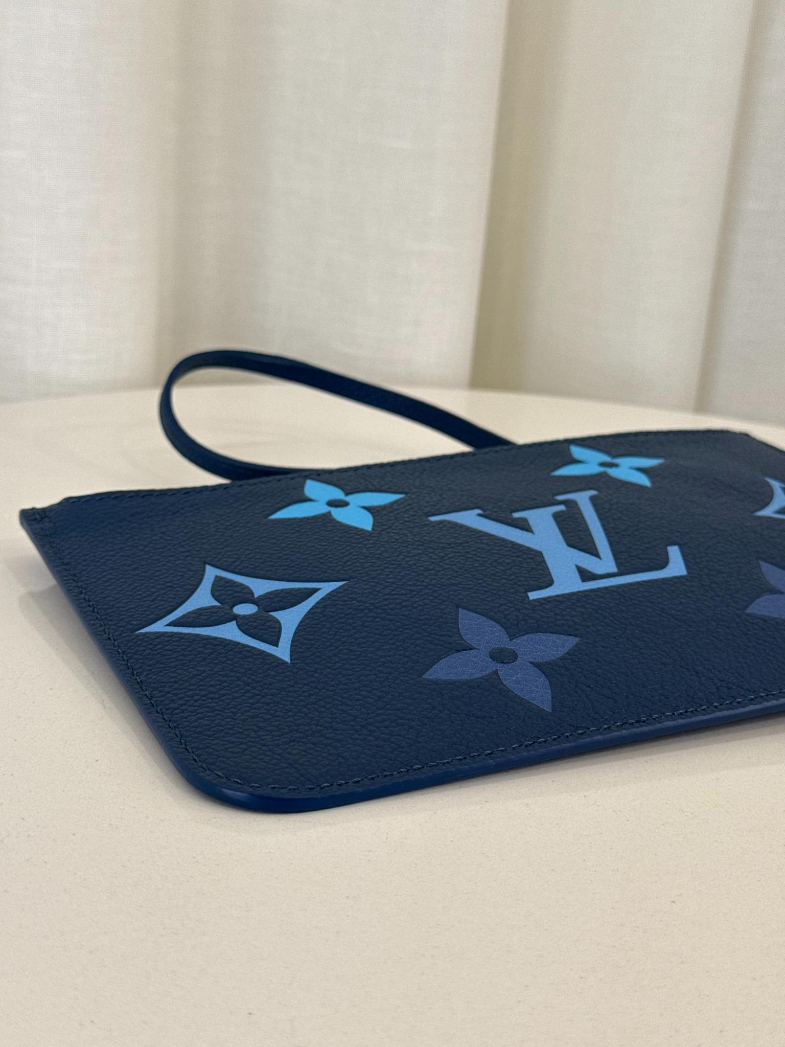 Louis Vuitton Neverfull Pochette Monogram Empreinte Giant Degrade Bleu