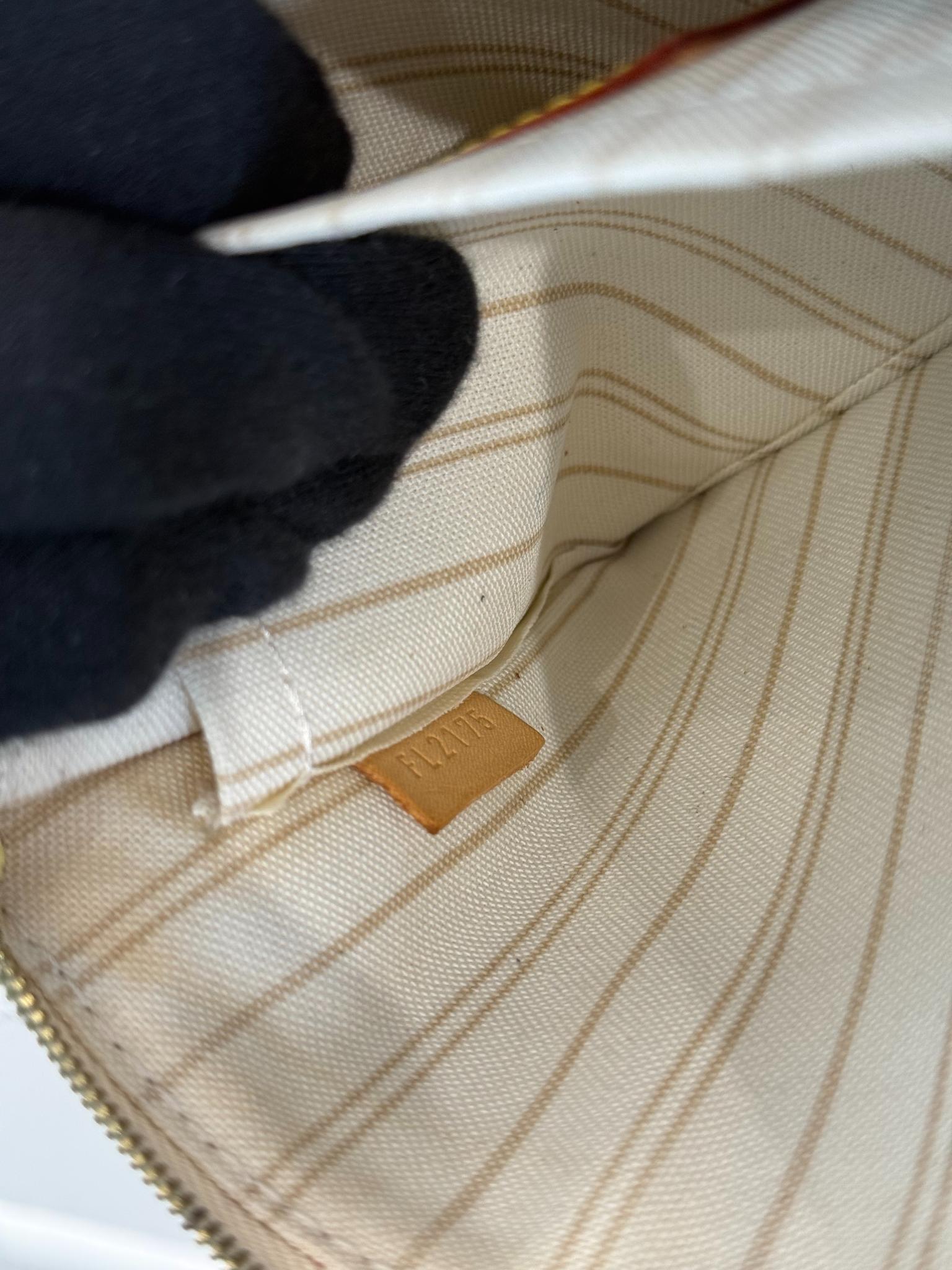 Louis Vuitton Pochette Neverfull Damier Azur Canvas