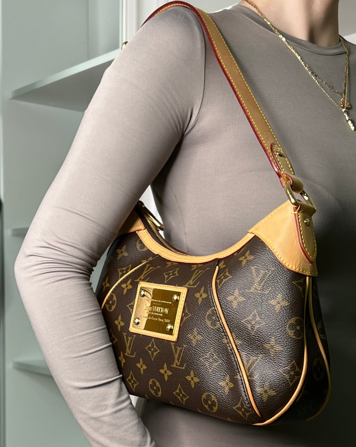 Louis Vuitton Thames PM Monogram Canvas