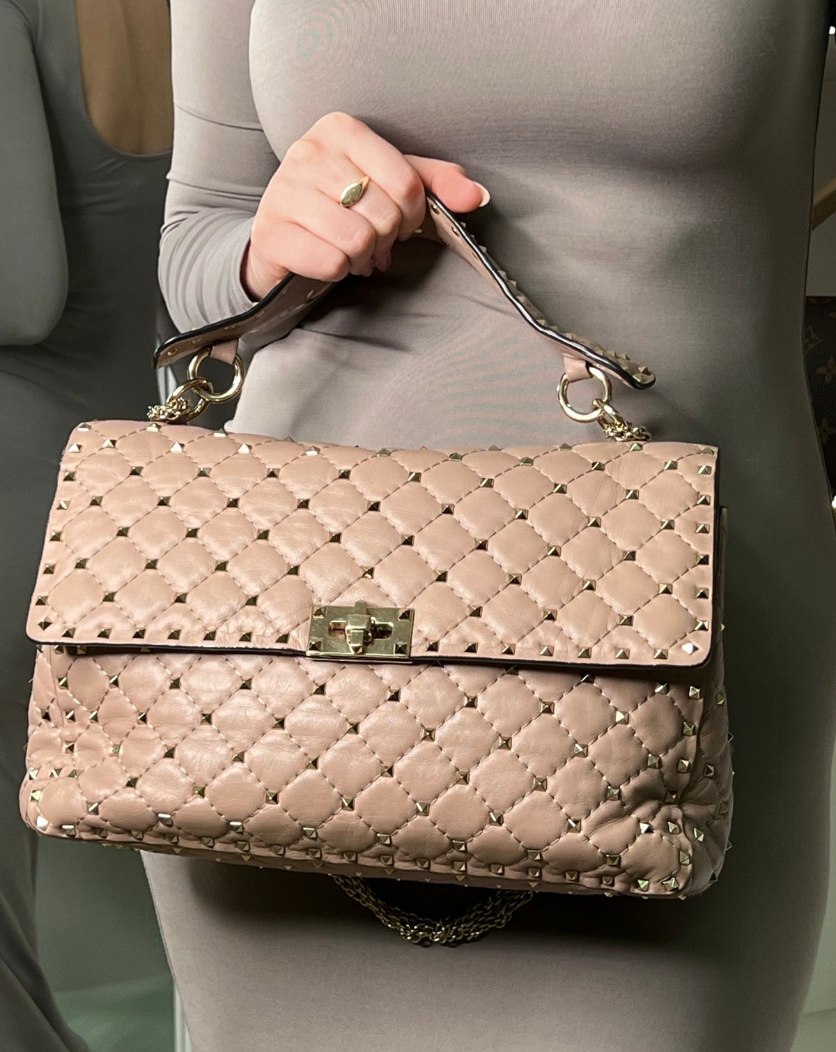 Valentino Garavani Rockstud Spike Large Poudre Shoulder Bag