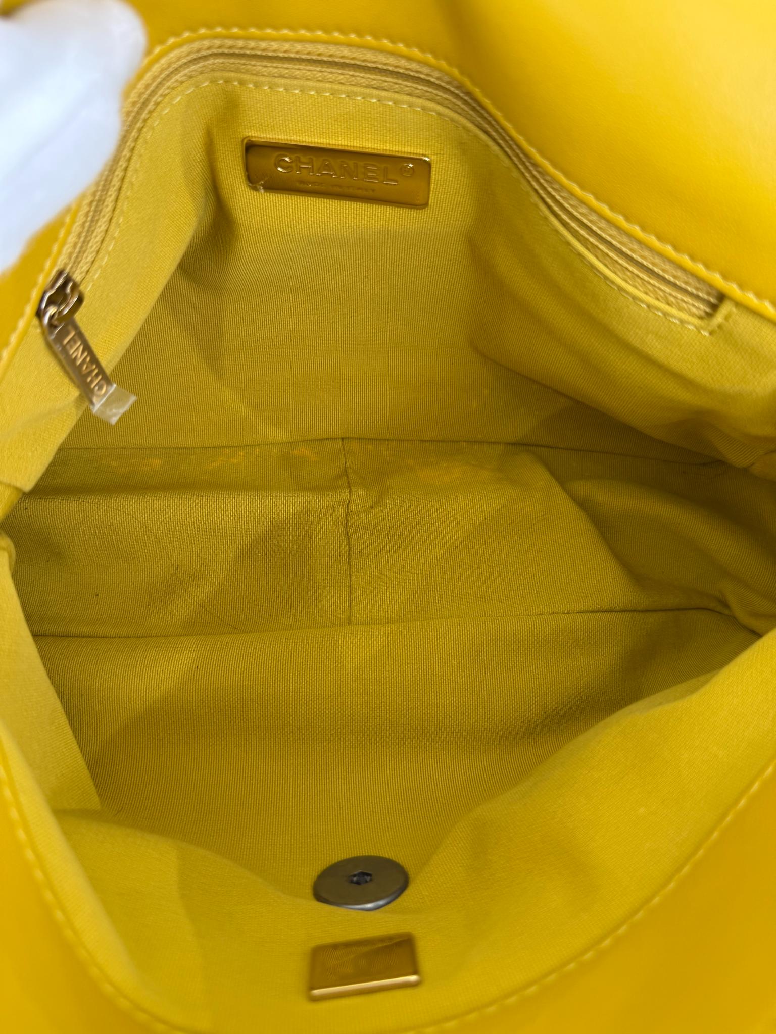 Chanel 19 Yellow Quilted Goatskin Medium Flap Gold/Ruthenium Hardware