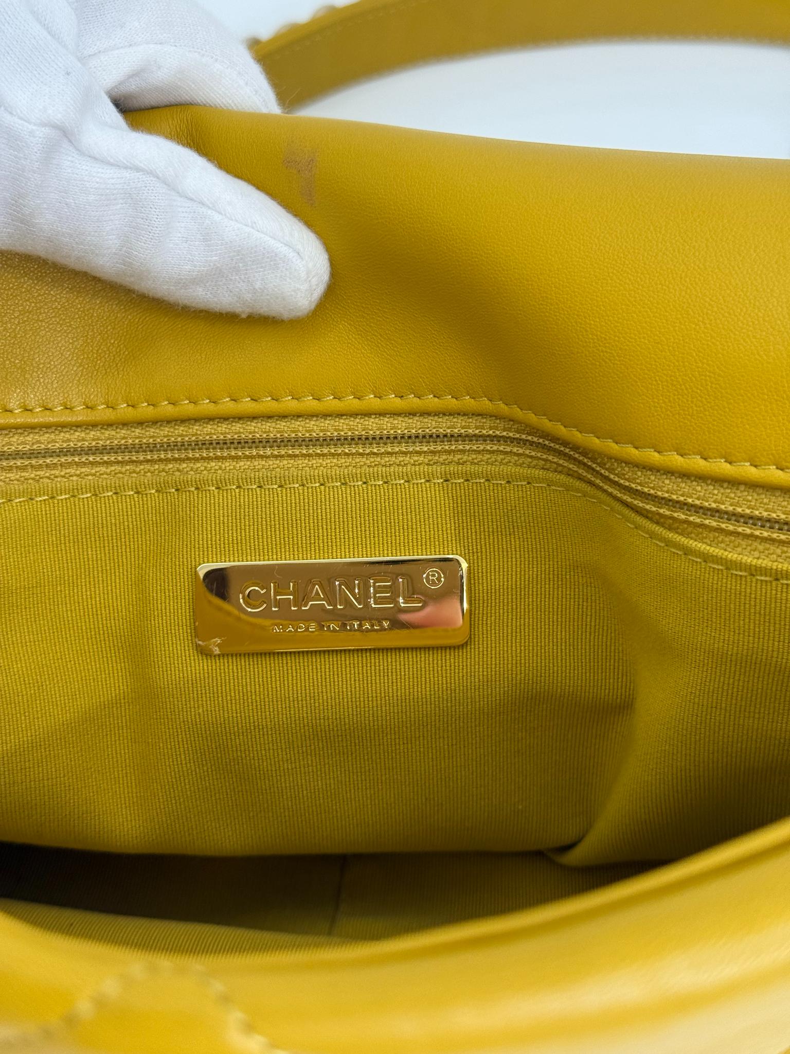 Chanel 19 Yellow Quilted Goatskin Medium Flap Gold/Ruthenium Hardware