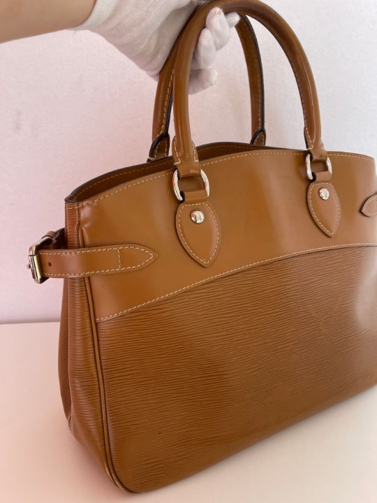 Louis Vuitton Cannelle Epi Leather Passy PM Bag