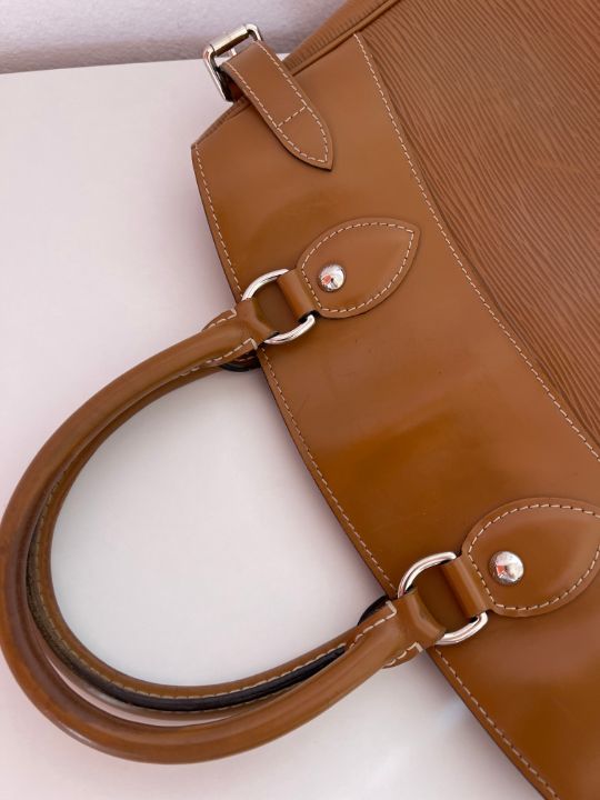 Louis Vuitton Cannelle Epi Leather Passy PM Bag