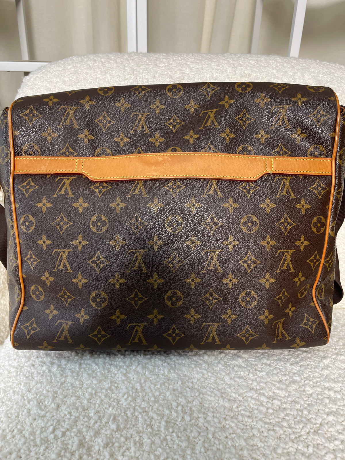 Louis Vuitton Aves Monogram Canvas Messenger Bag