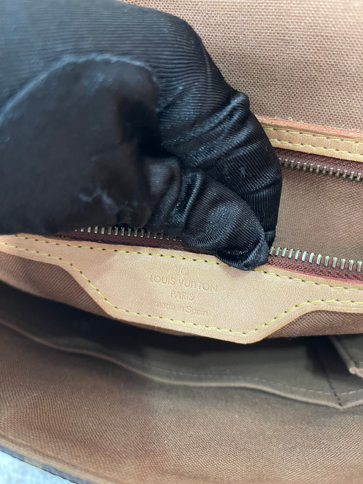 Louis Vuitton Aves Monogram Canvas Messenger Bag