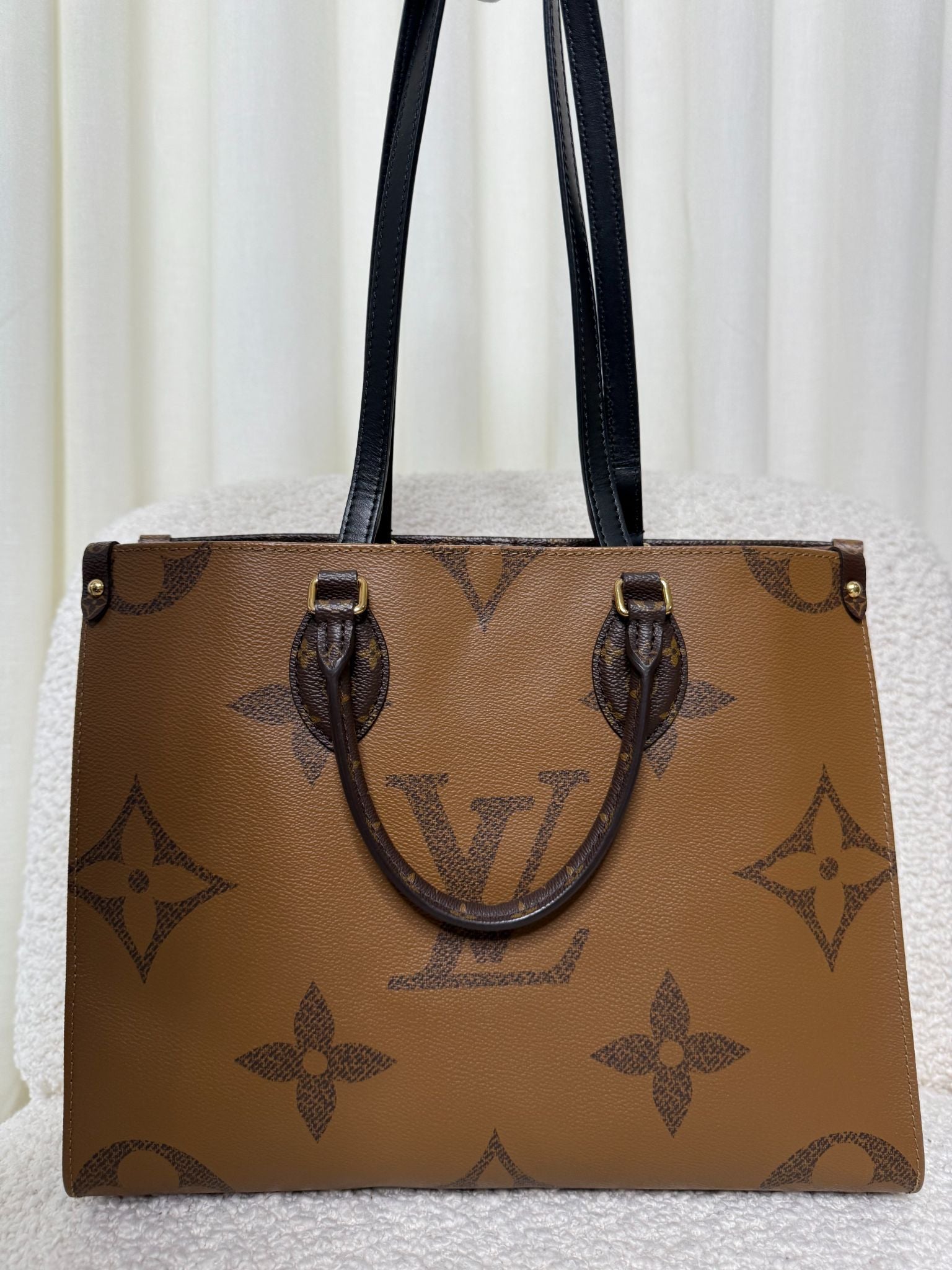 Louis Vuitton OnTheGo MM Monogram Giant Tote