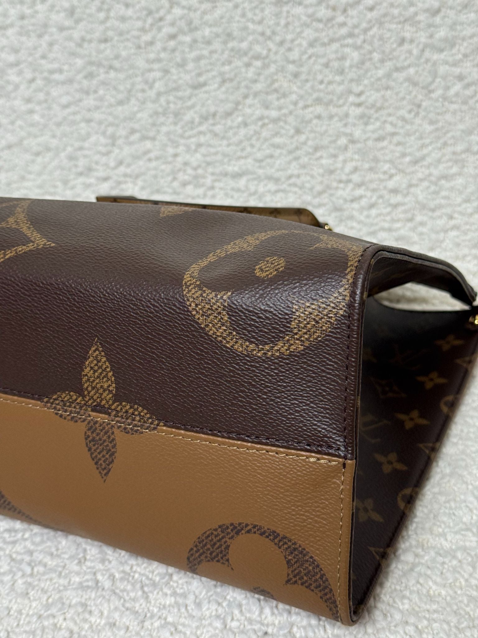 Louis Vuitton OnTheGo MM Monogram Giant Tote