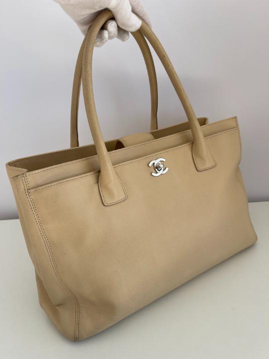 Chanel Beige Clair Pebbled Leather Cerf Tote Bag