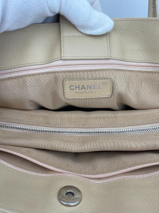 Chanel Beige Clair Pebbled Leather Cerf Tote Bag