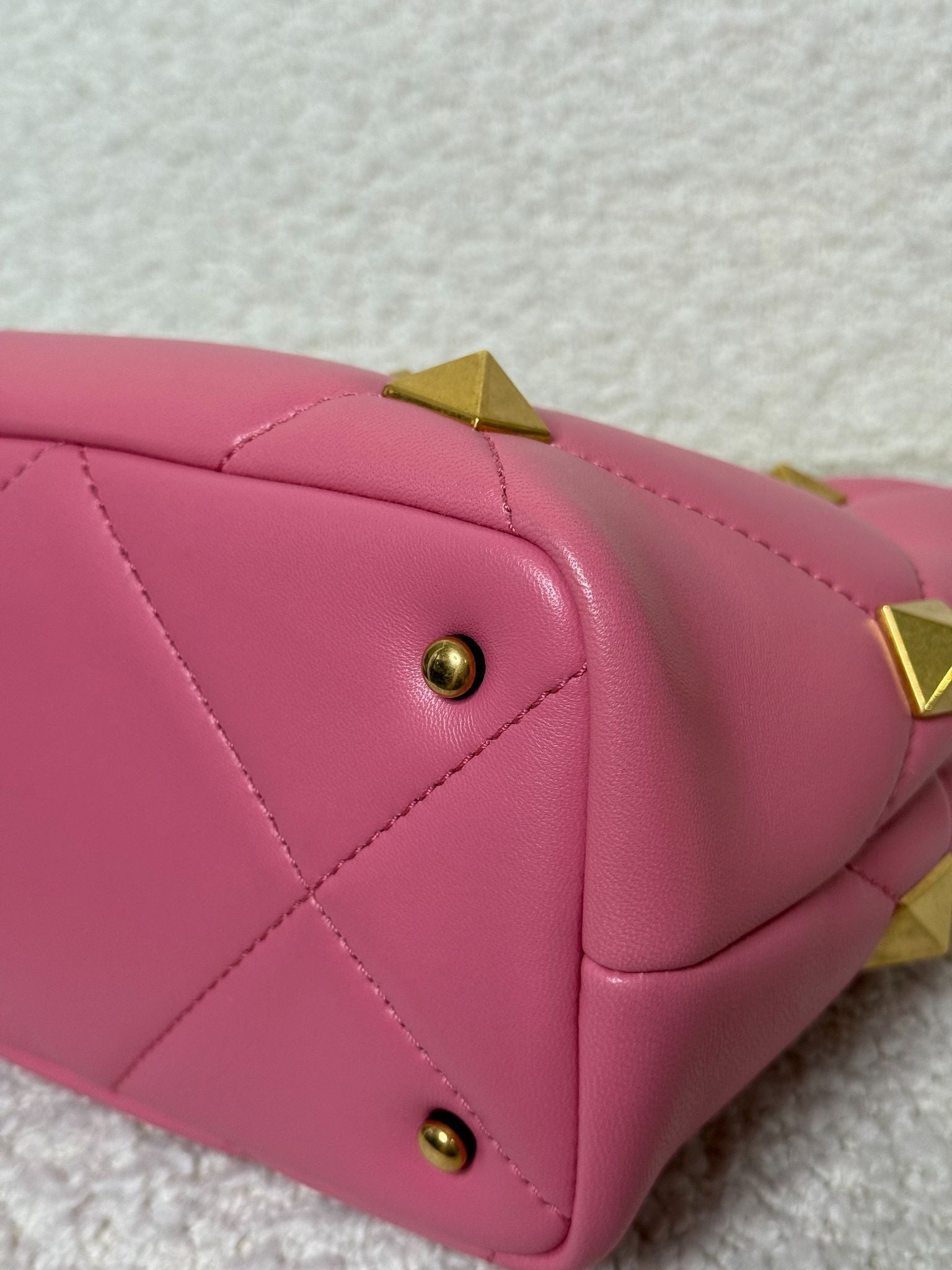Valentino Garavani Small Roman Stud Pink Leather Bag