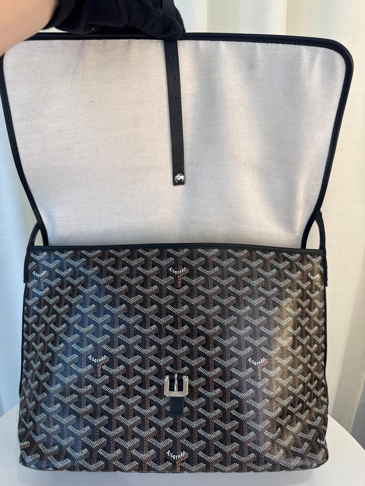 Goyard Goyardine Capetien Messenger Bag Black