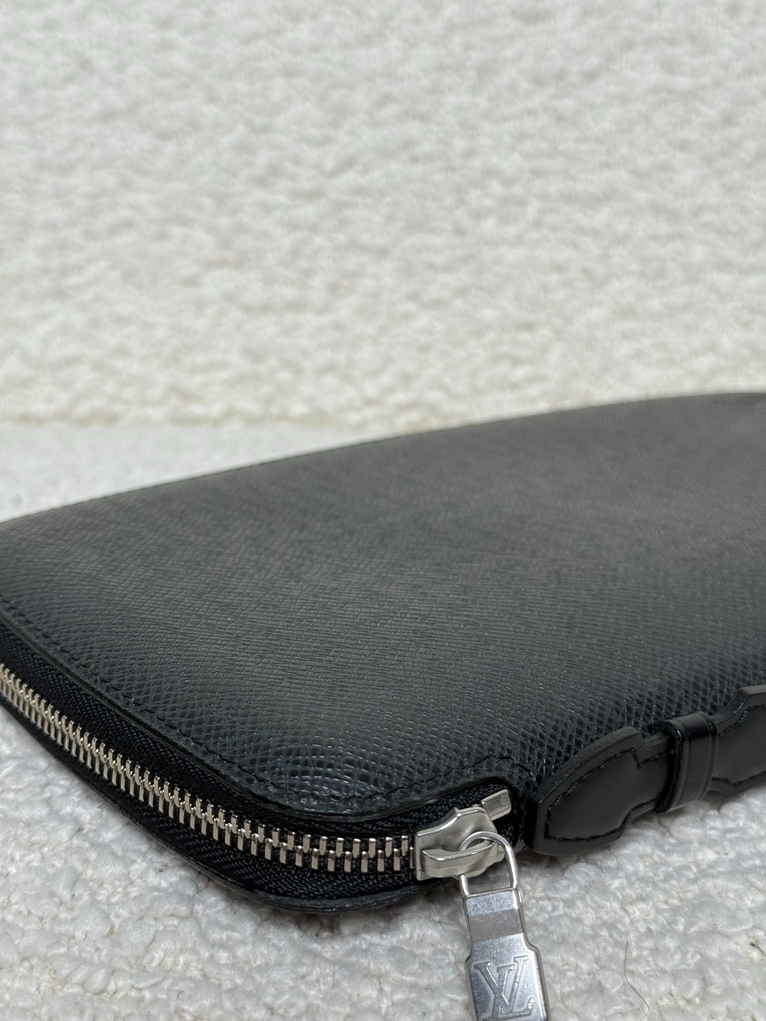 Louis Vuitton Long Wallet Organizer Atoll Taiga Black