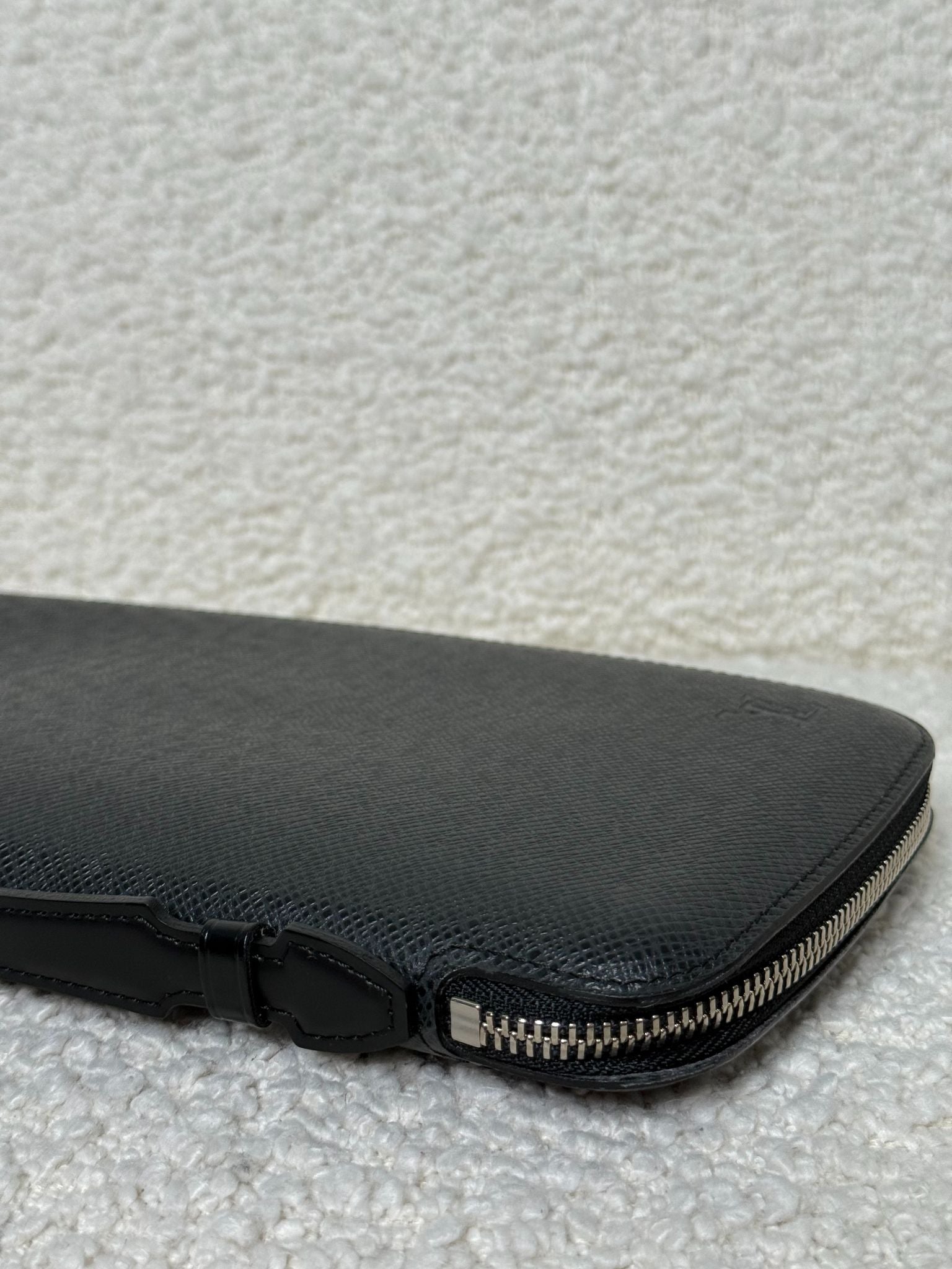 Louis Vuitton Long Wallet Organizer Atoll Taiga Black