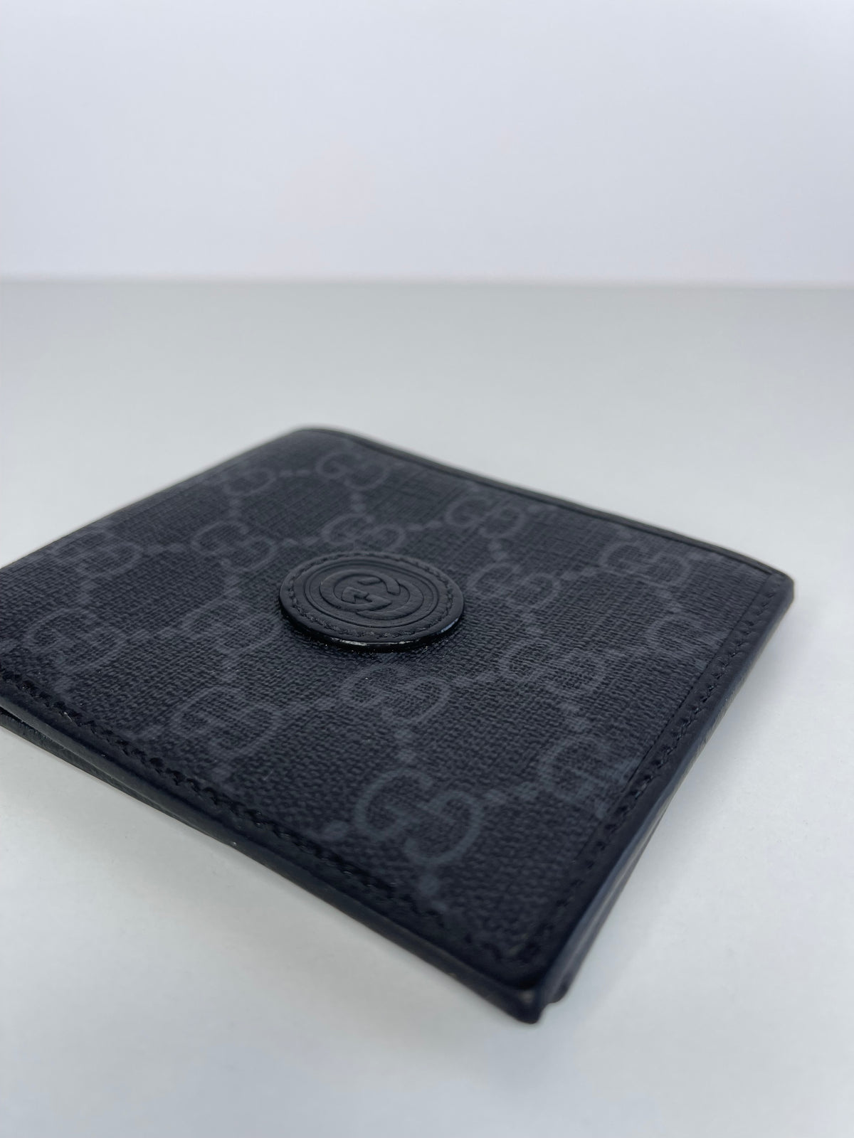 Gucci GG Bi-Fold Men Wallet With Interlocking G