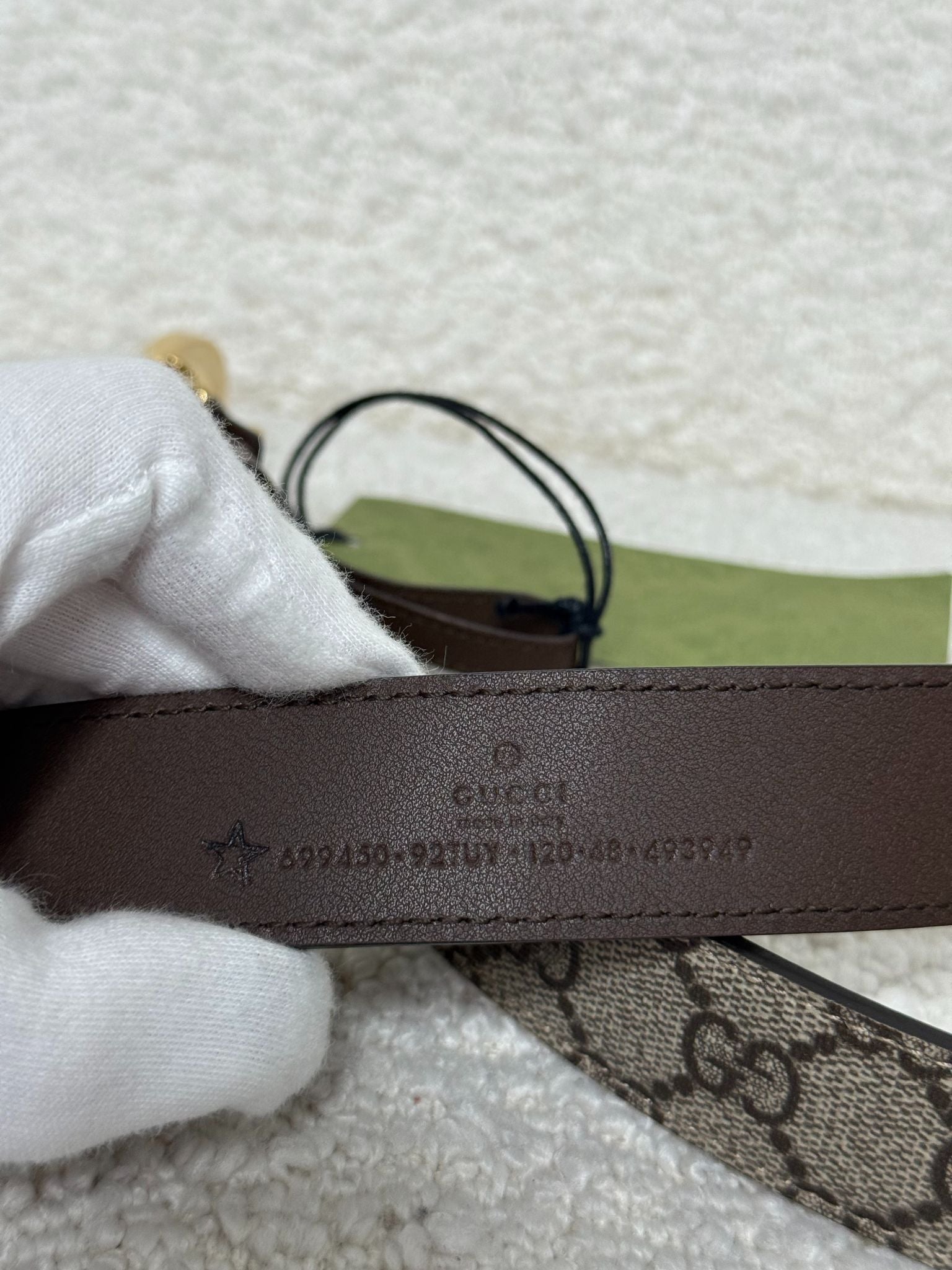 Gucci GG Supreme Oval Buckle Belt