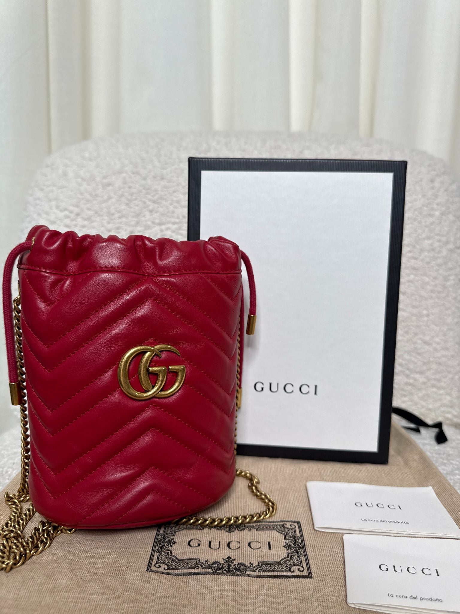 Gucci GG Marmont Small Bucket Bag Calfskin Matelasse Hibiscus Red