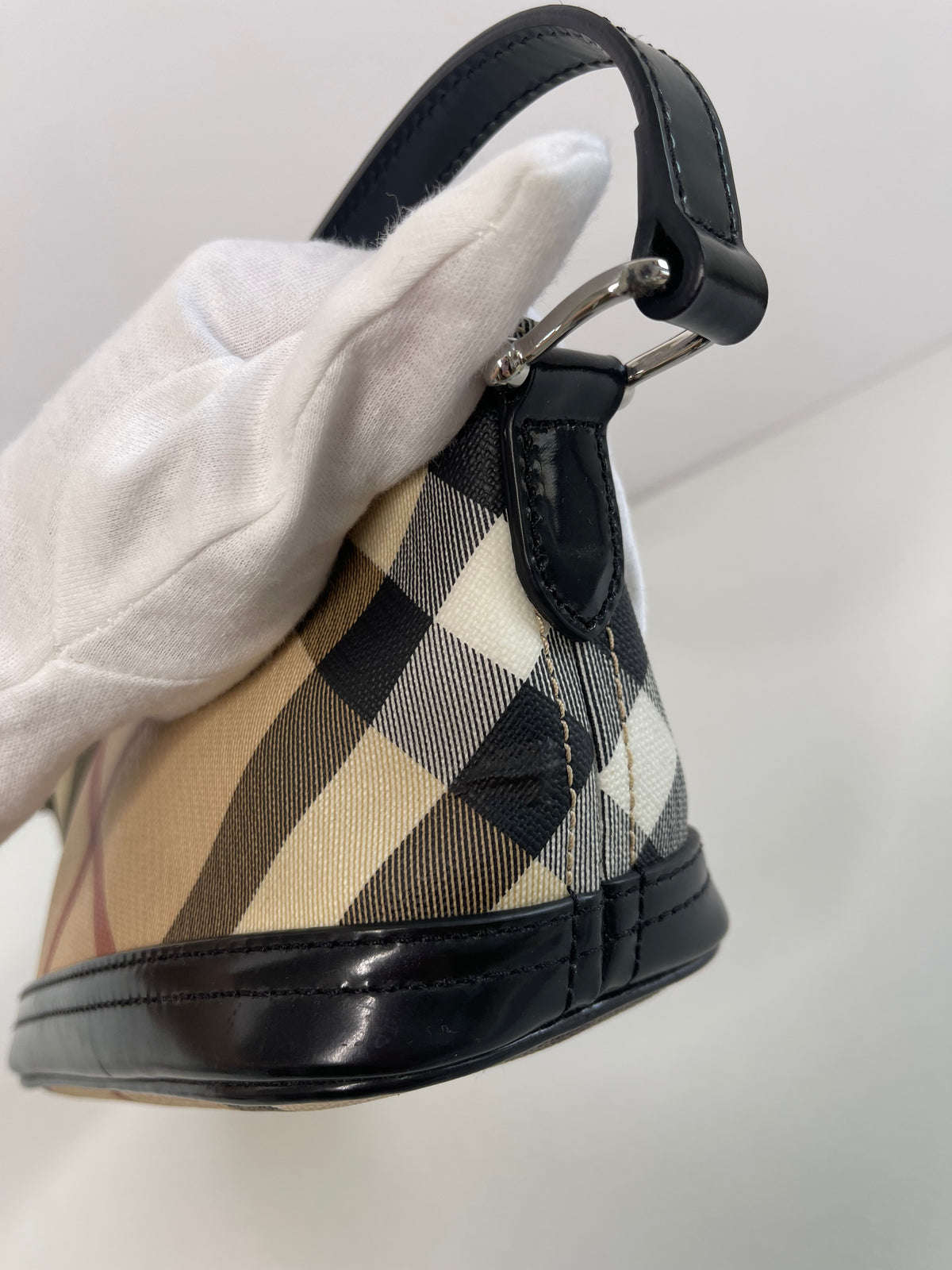 Burberry Nova Check Black Mini Boat Pochette