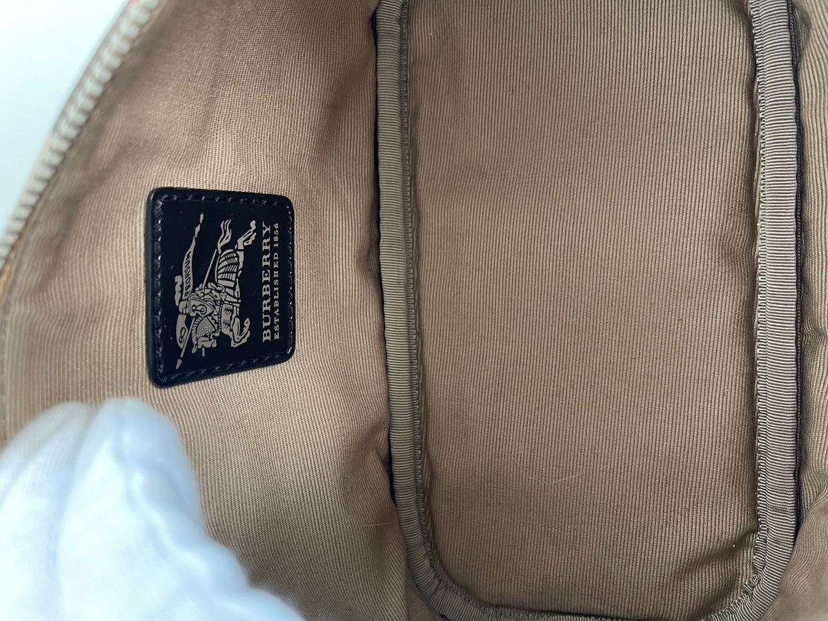 Burberry Nova Check Black Mini Boat Pochette