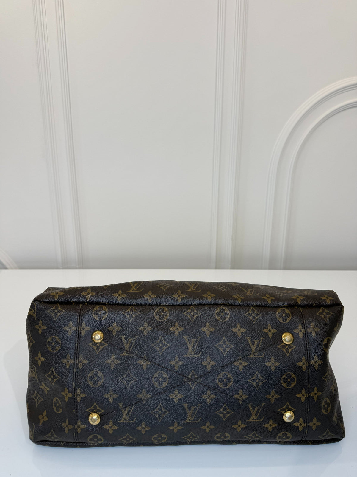 Louis Vuitton Artsy MM Monogram Canvas