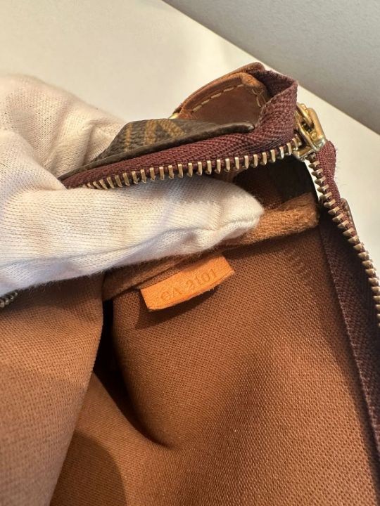 Louis Vuitton Pochette Accessoires Monogram Canvas