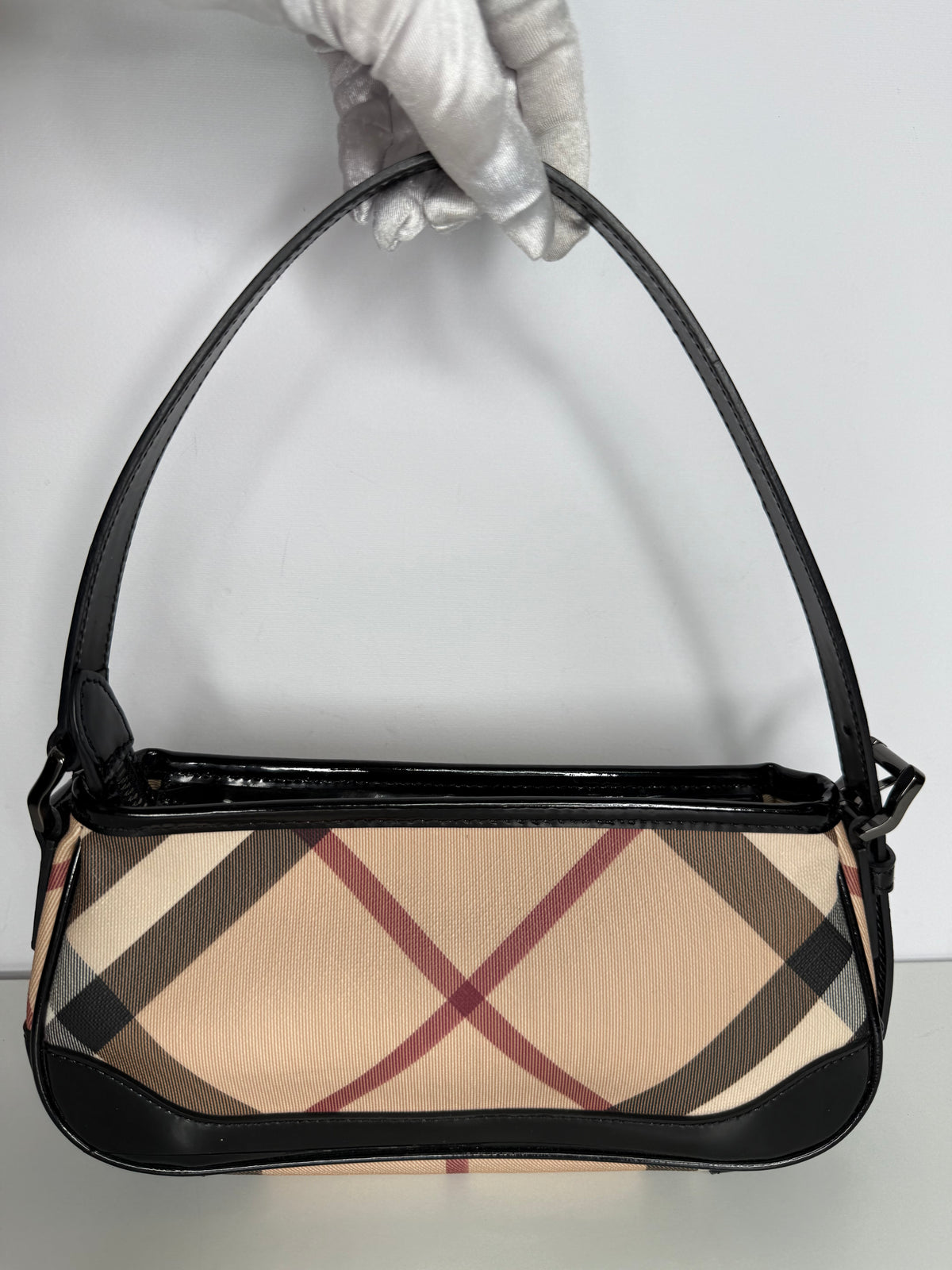 Burberry Nova Check Black Patent Leather Pochette (1)