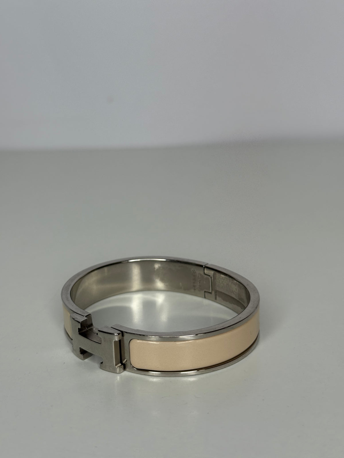 Hermes Beige Nacre Enamel Palladium Plated Clic-Clac H PM Narrow Bracelet
