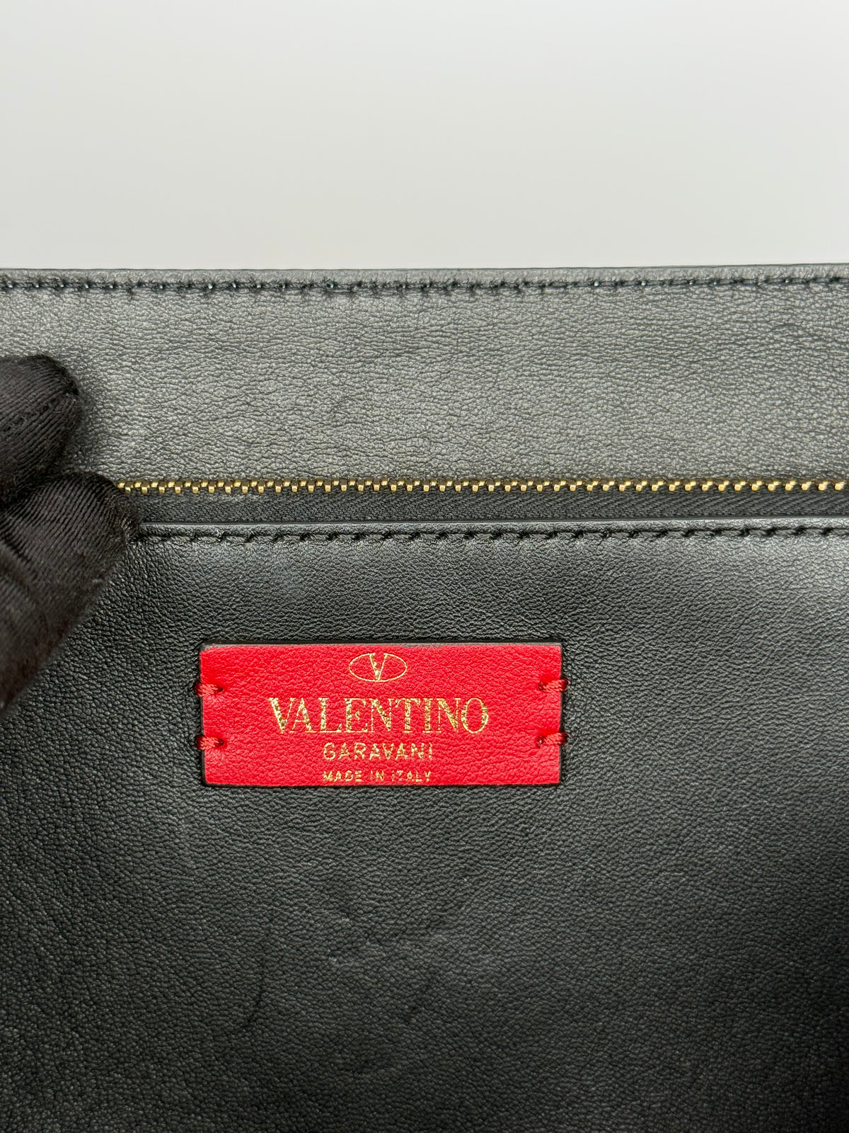 Valentino Garavani V-Ring Chain Shoulder Bag in White Pebbled Calfskin