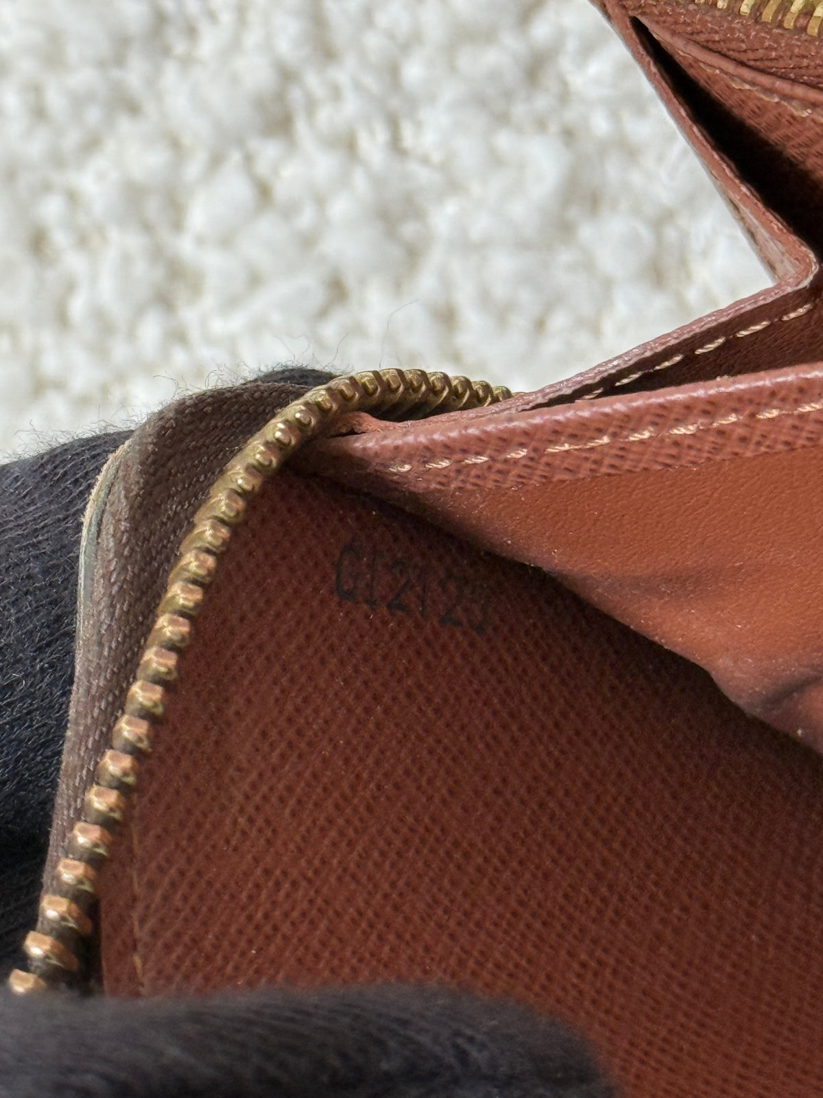 Louis Vuitton Monogram Canvas Zippy Wallet