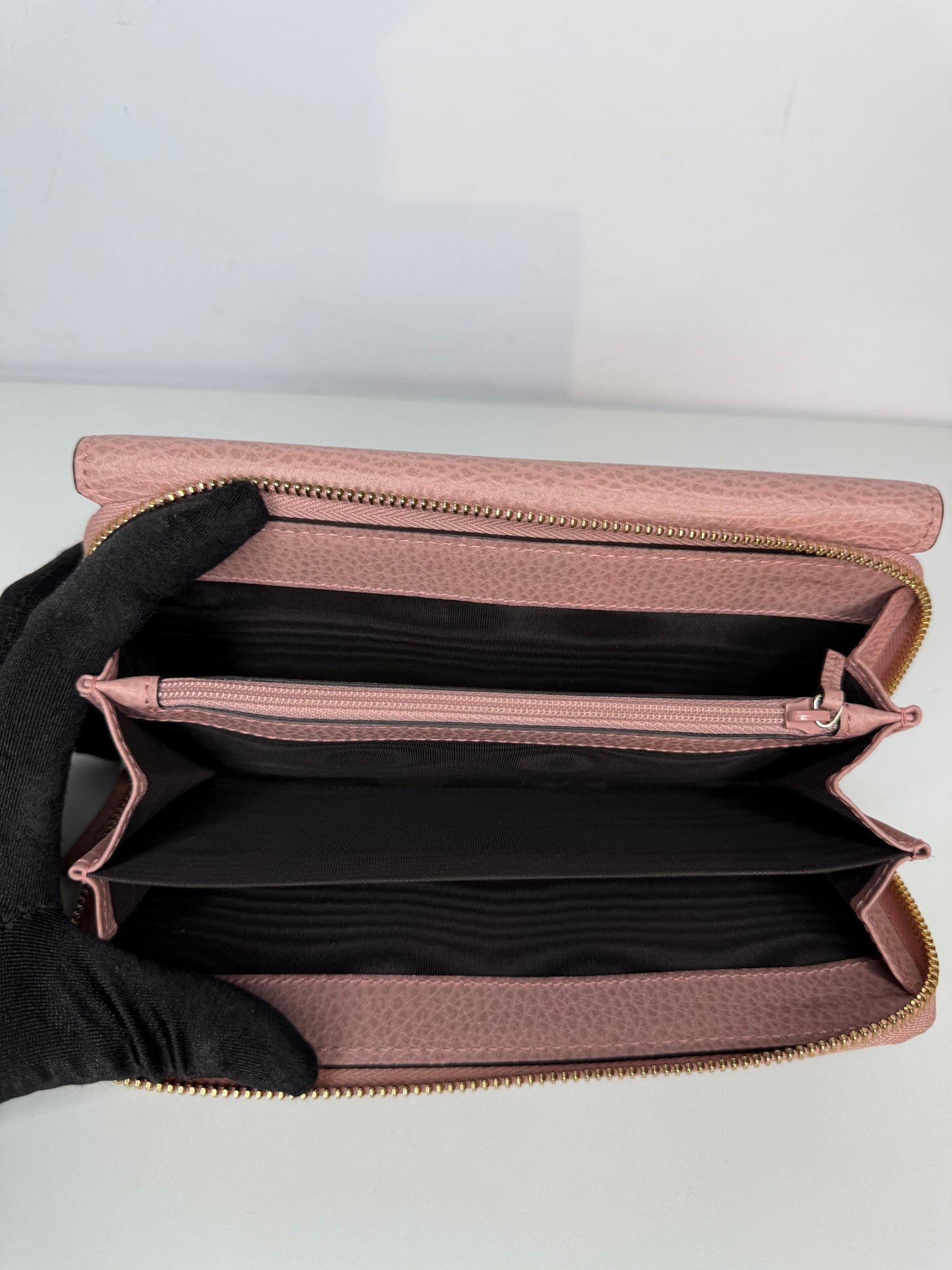 Gucci Pink Leather Interlocking G Continental Wallet