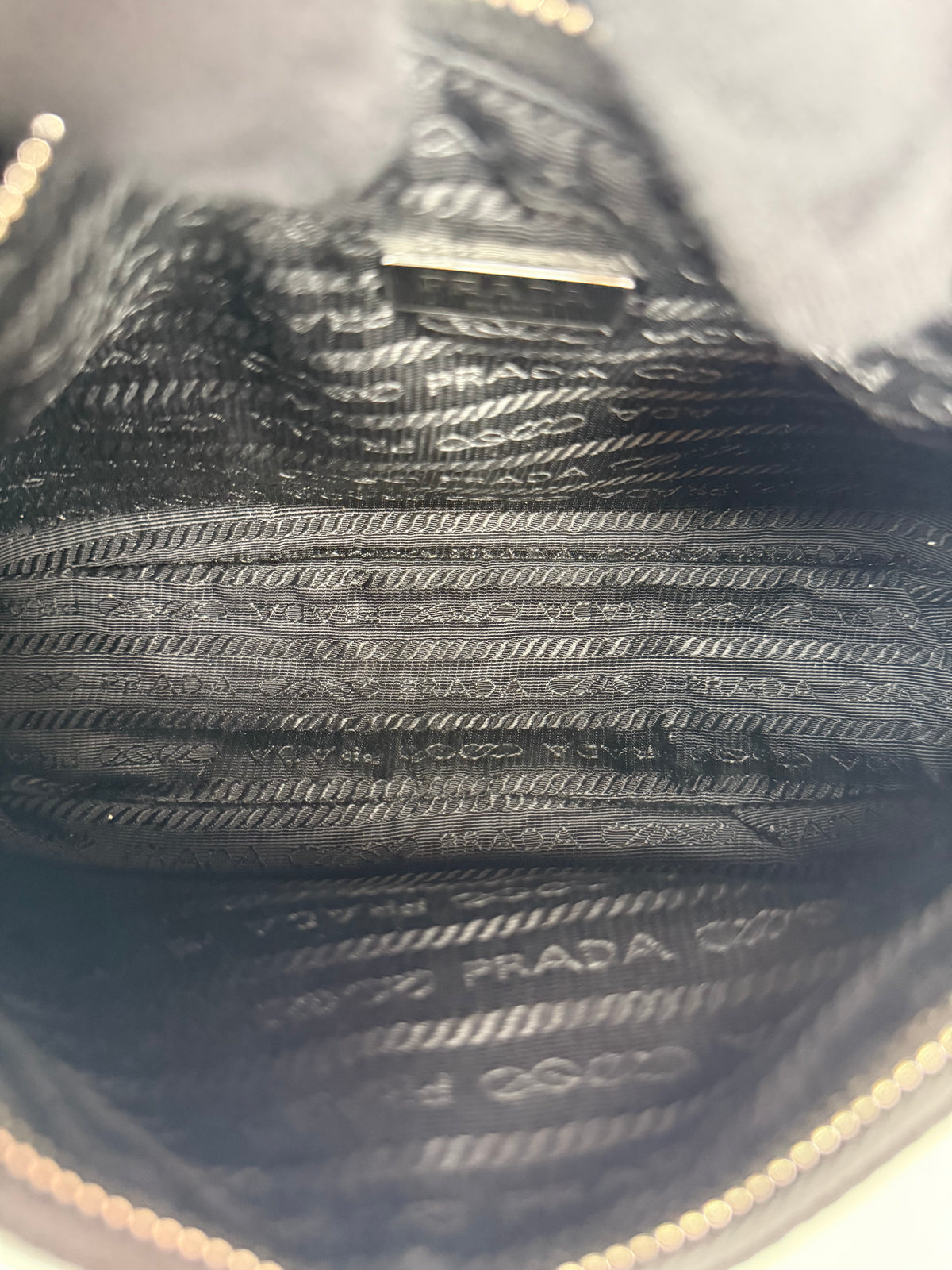 Prada Black Nylon Re-Edition 2005 Pochette