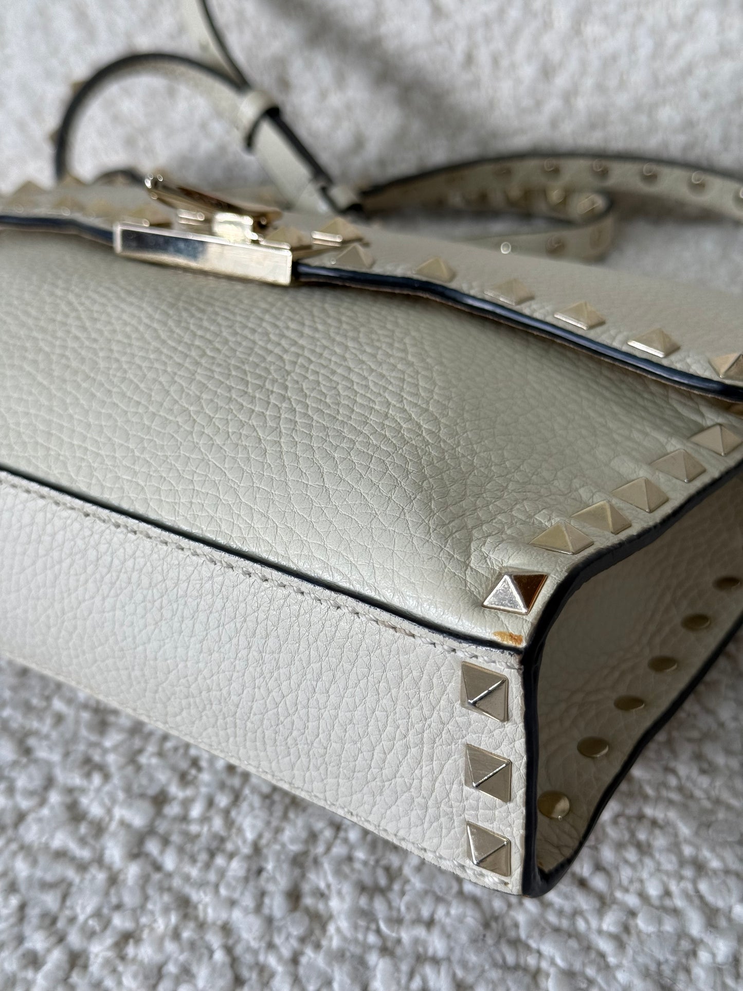 Valentino Garavani Small Rockstud Grainy Calfskin Crossbody Bag Ivory