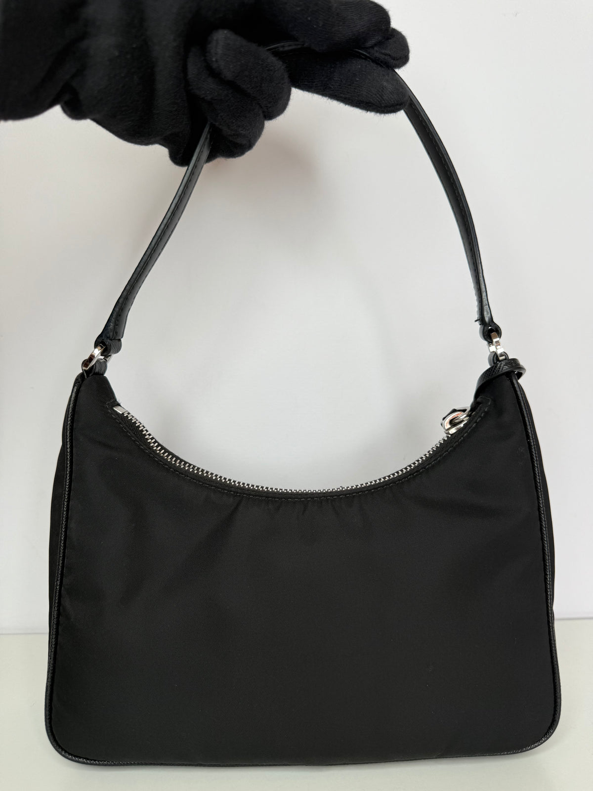 Prada Black Nylon Re-Edition 2005 Pochette