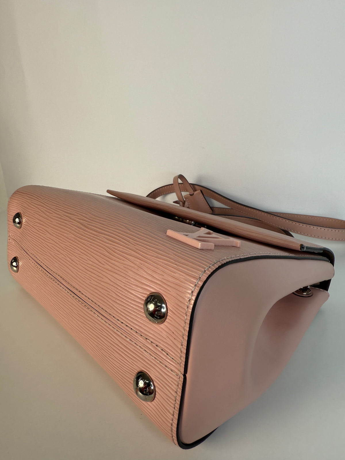 Louis Vuitton Rose Ballerine Epi Leather Cluny MM Bag