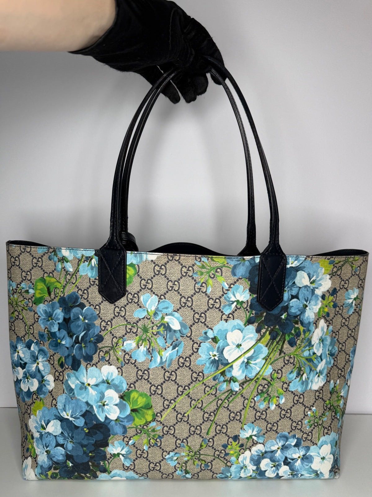 Gucci Blue GG Supreme Canvas Medium Blooms Reversible Tote