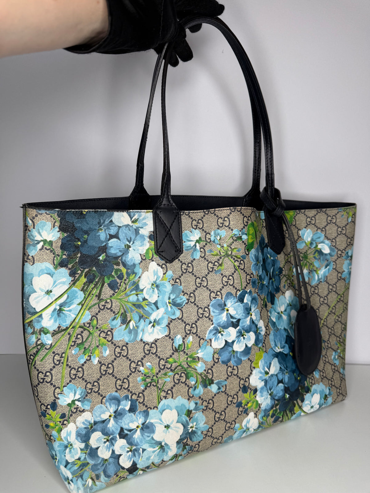 Gucci Blue GG Supreme Canvas Medium Blooms Reversible Tote