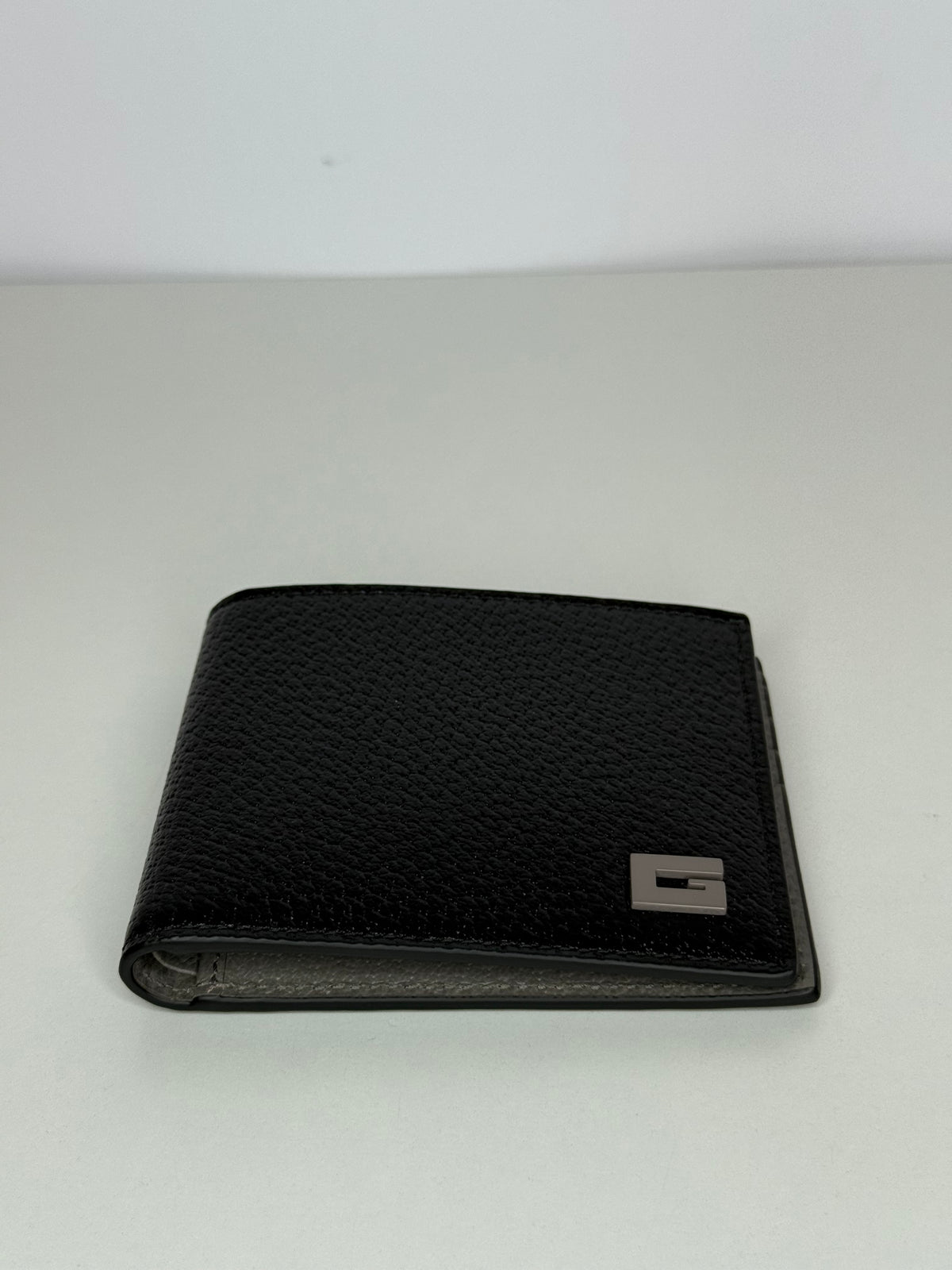 Gucci Men's G-detail Black Leather Wallet