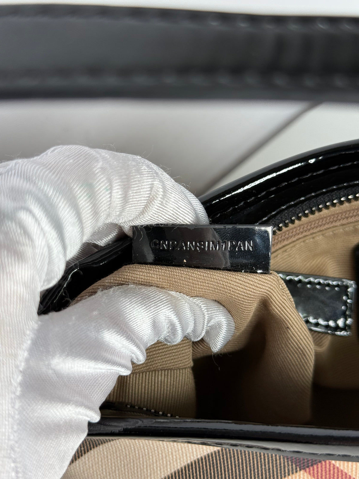 Burberry Nova Check Black Patent Leather Pochette (1)