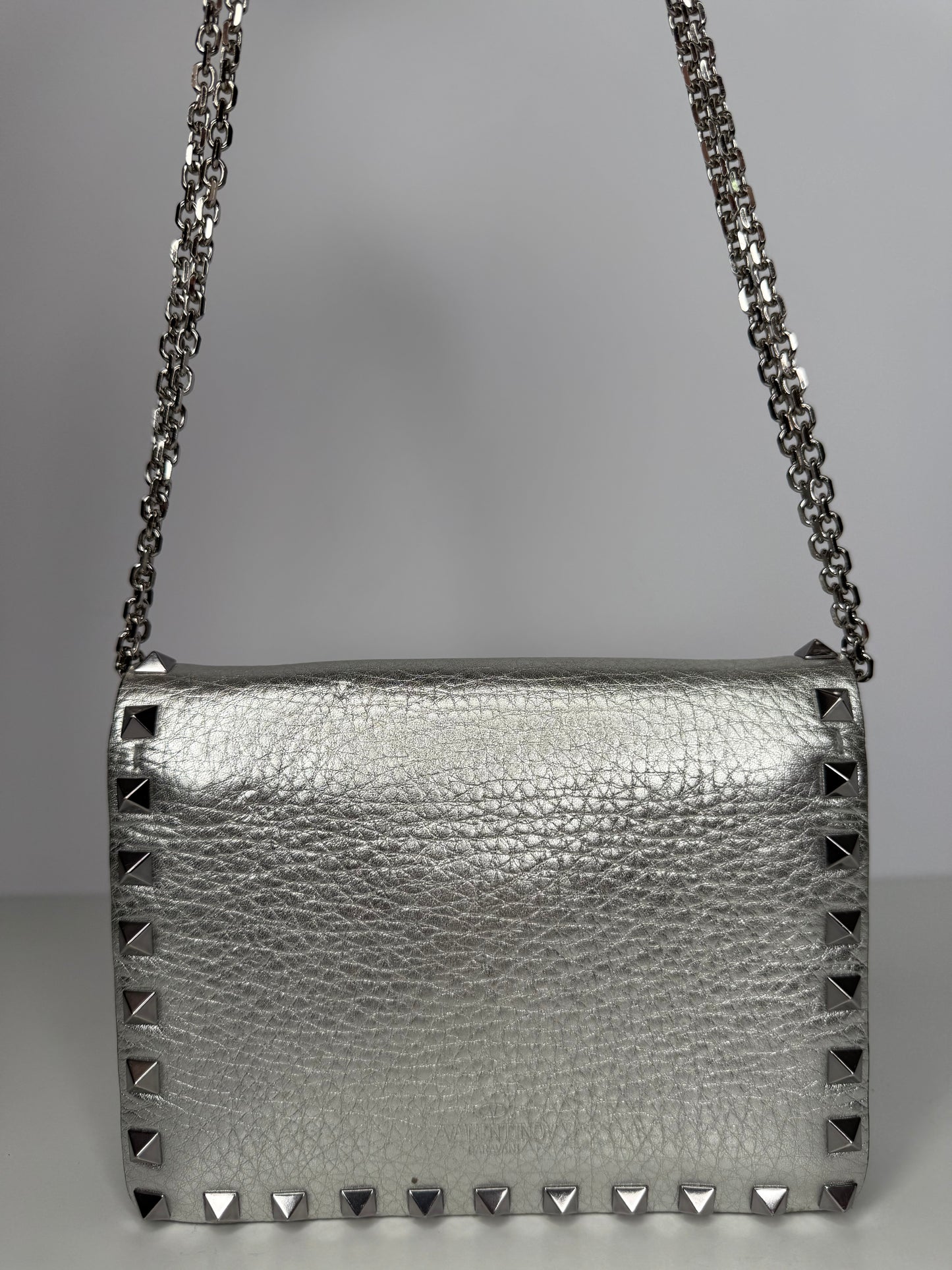 Valentino Garavani Rockstud Metallic Crackled Leather Clutch Bag