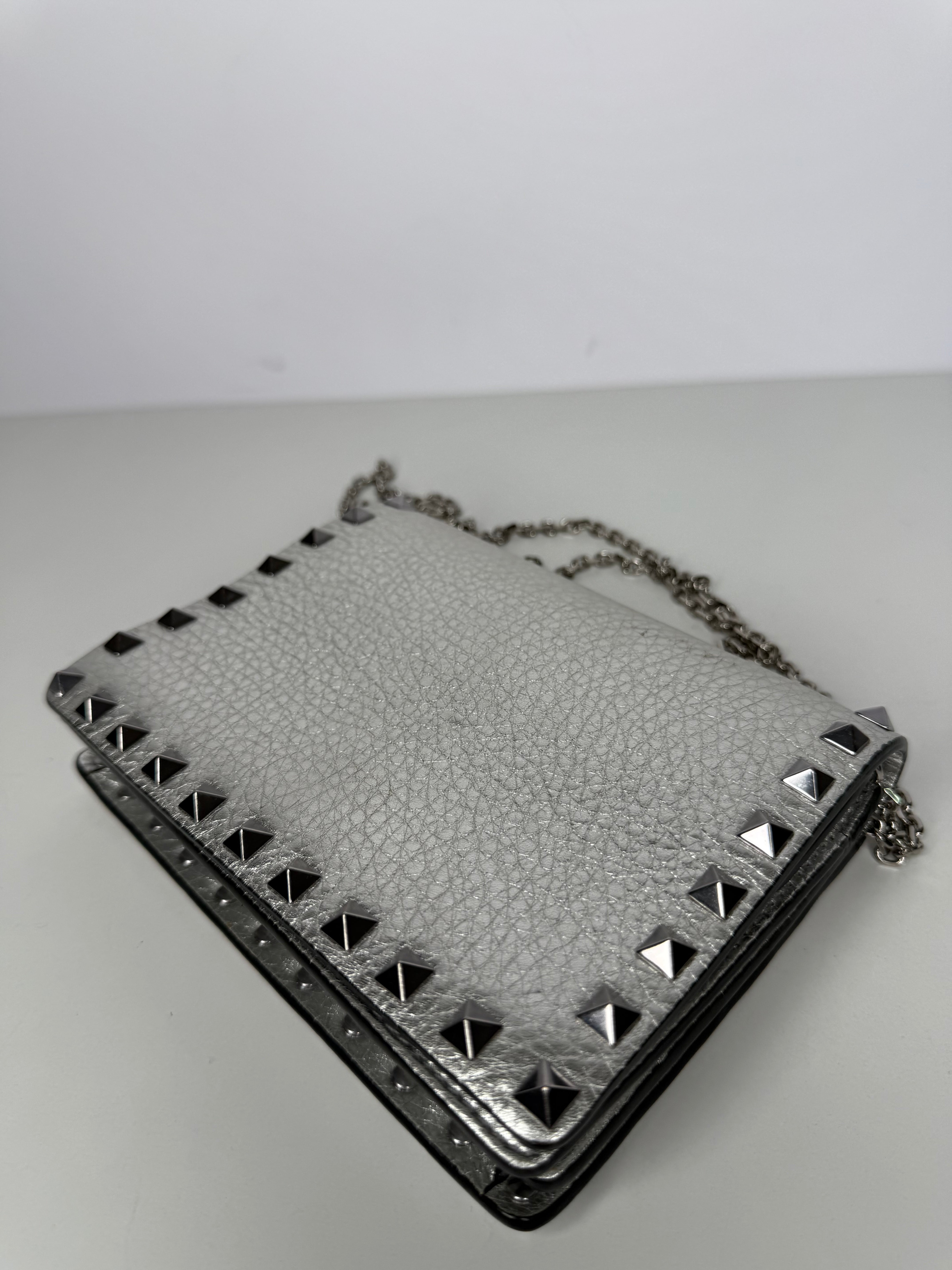 Valentino Garavani Rockstud Metallic Crackled Leather Clutch Bag