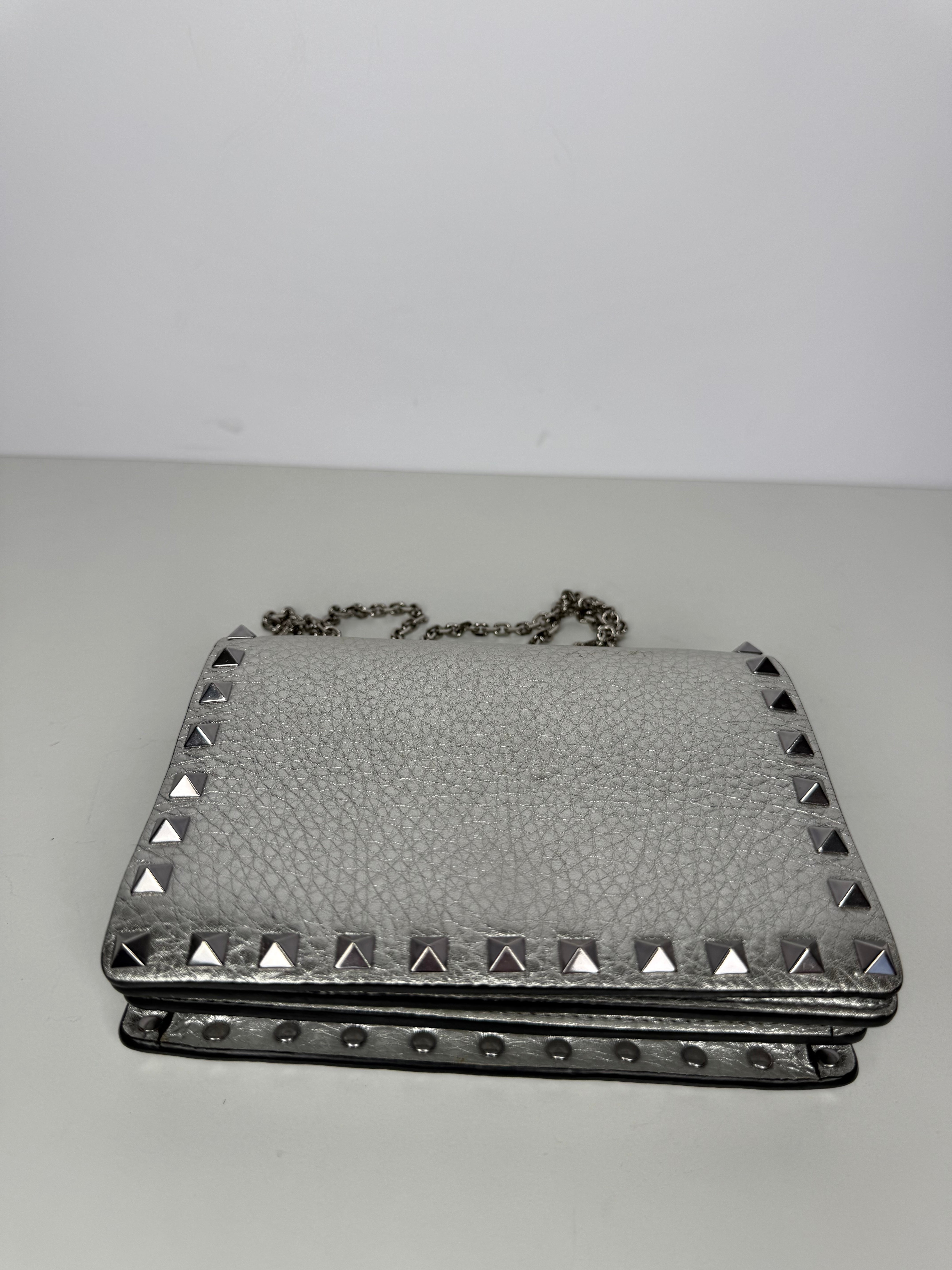 Valentino Garavani Rockstud Metallic Crackled Leather Clutch Bag