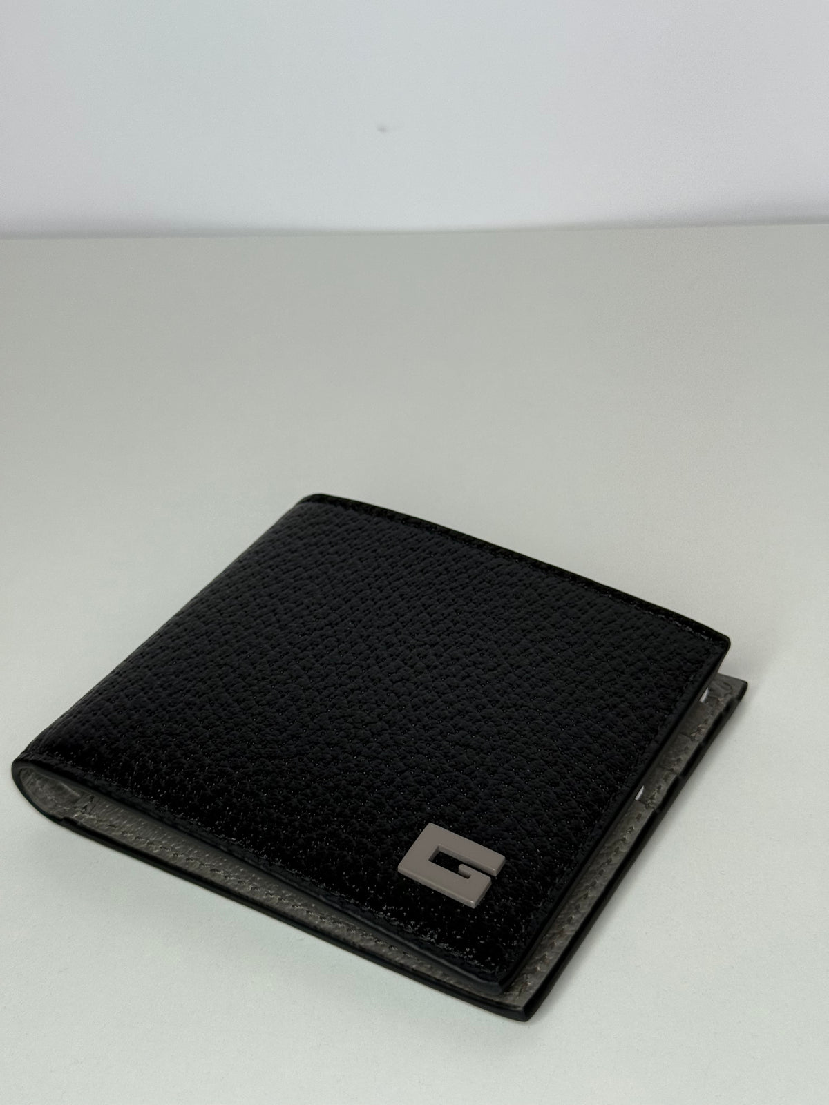 Gucci Men's G-detail Black Leather Wallet