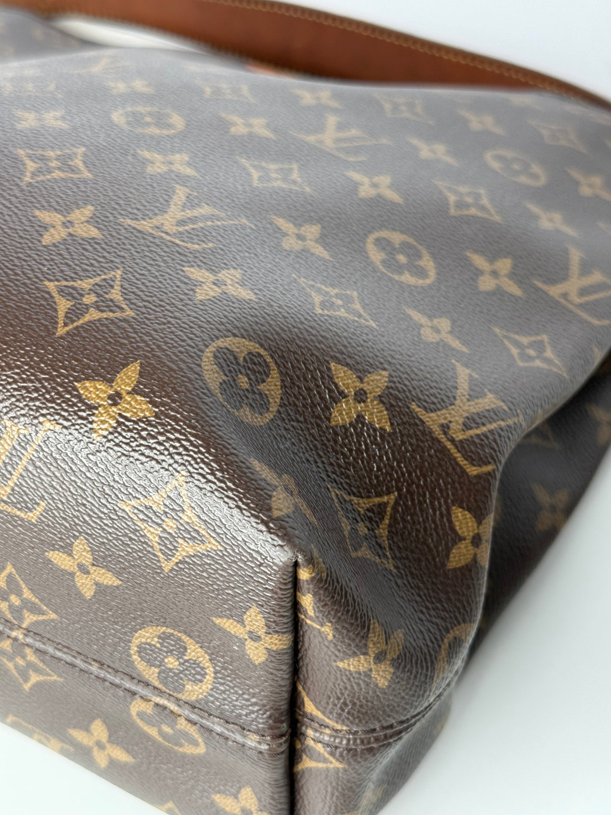 Louis Vuitton Graceful PM Monogram Canvas