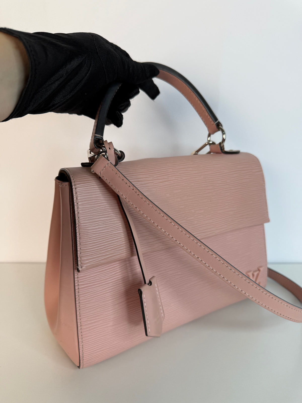 Louis Vuitton Rose Ballerine Epi Leather Cluny MM Bag