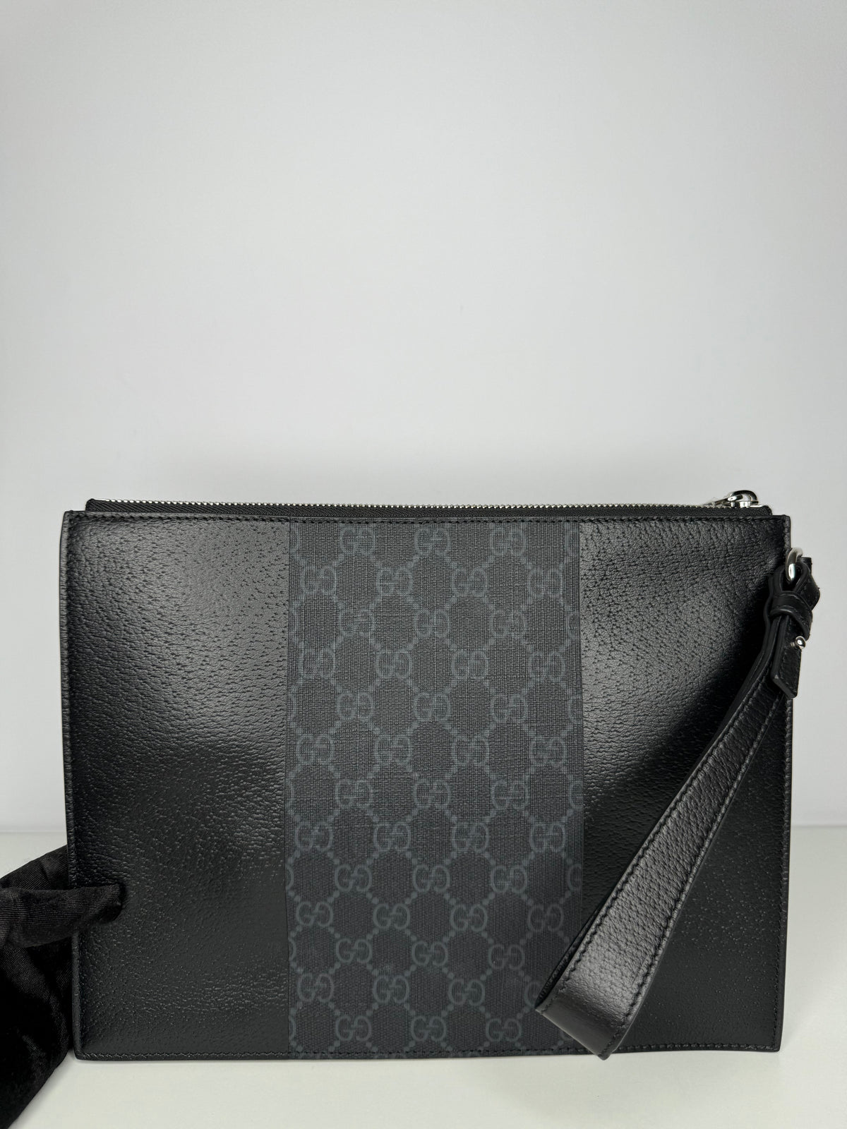 Gucci Grey Trim GG Supreme Canvas Men's Pouch