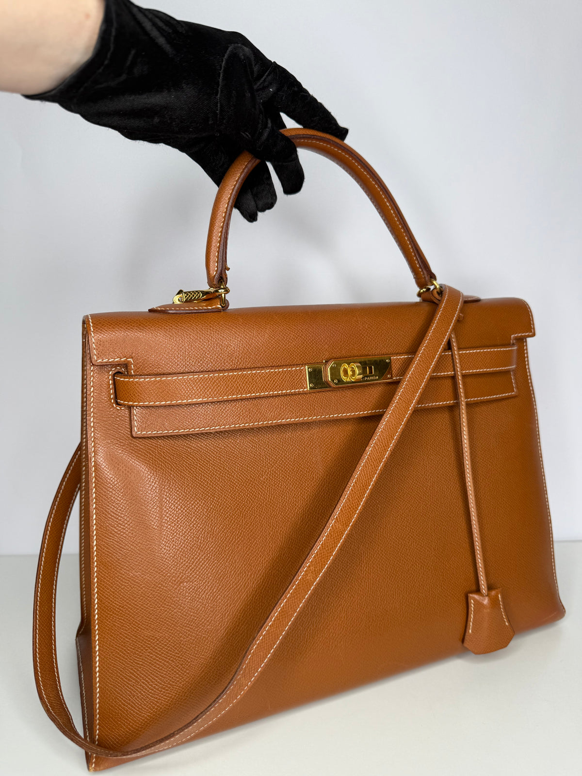 Hermès Kelly 35 Vintage Gold Courchevel Retourne Sellier Gold Hardware