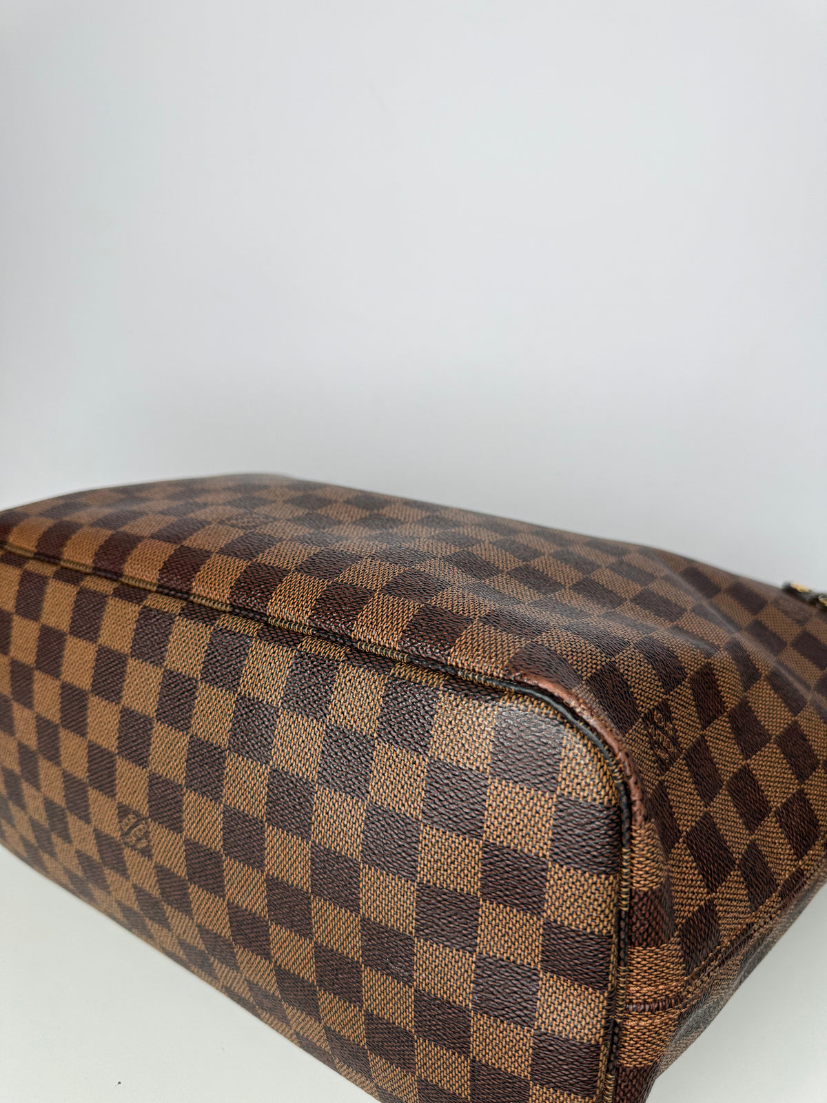 Louis Vuitton Neverfull MM Damier Ebene Canvas