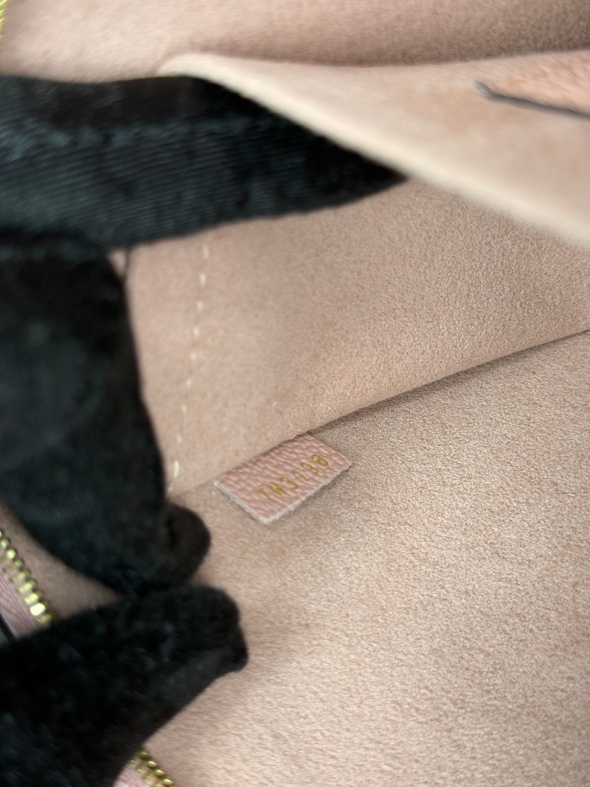 Louis Vuitton Rose Poudre Monogram Canvas Daily Pouch